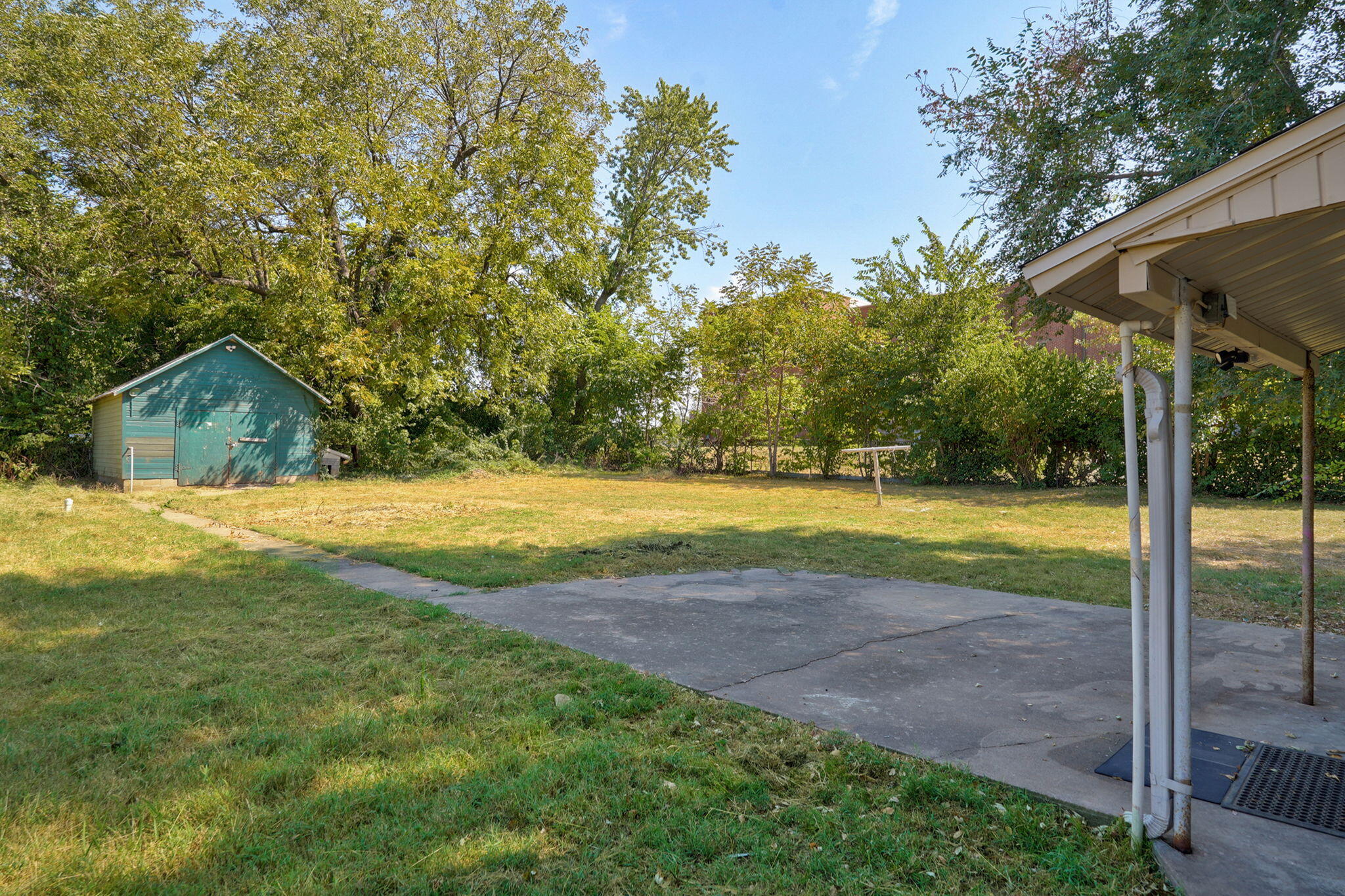 2423 West Olive Street Property Photo 21