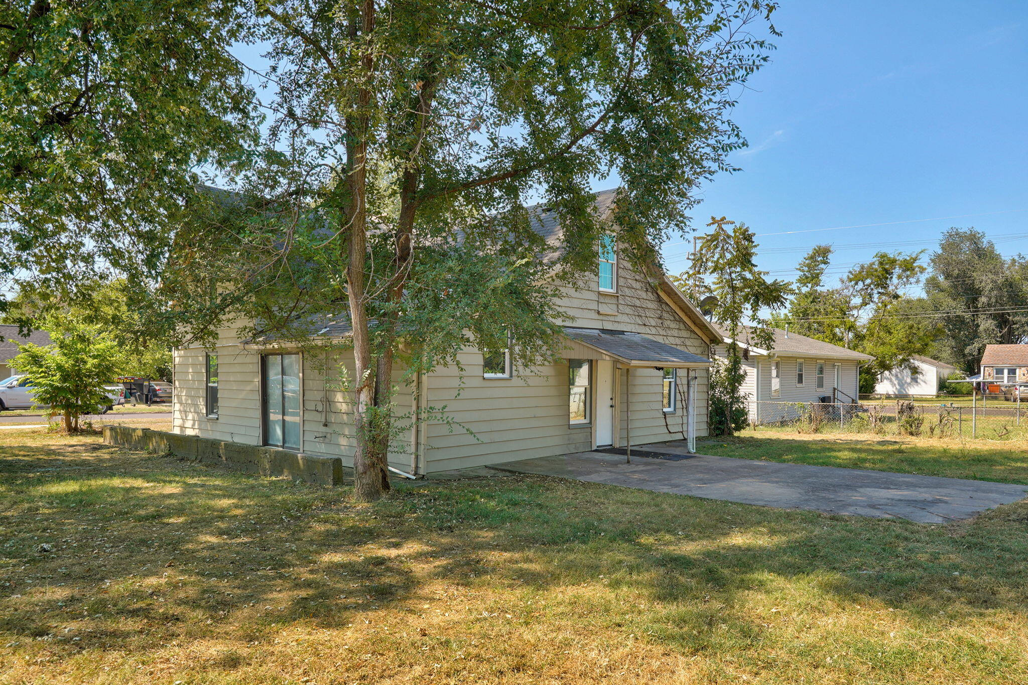 2423 West Olive Street Property Photo 27