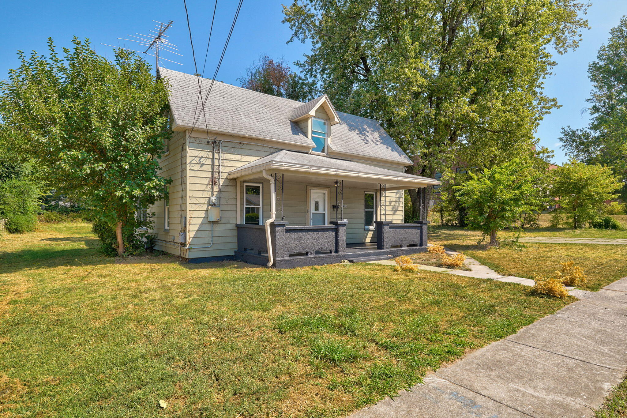 2423 West Olive Street Property Photo 31