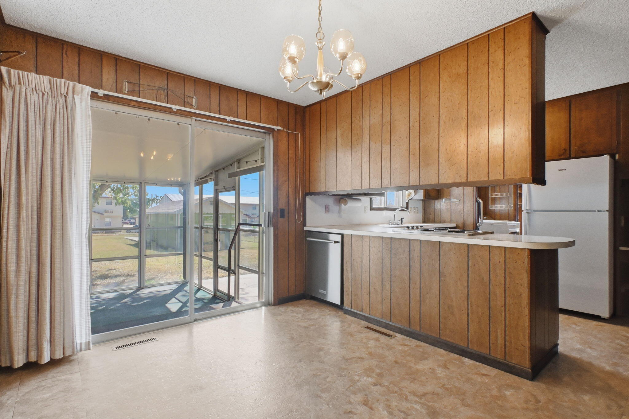 1524 South Clark Avenue Property Photo 9