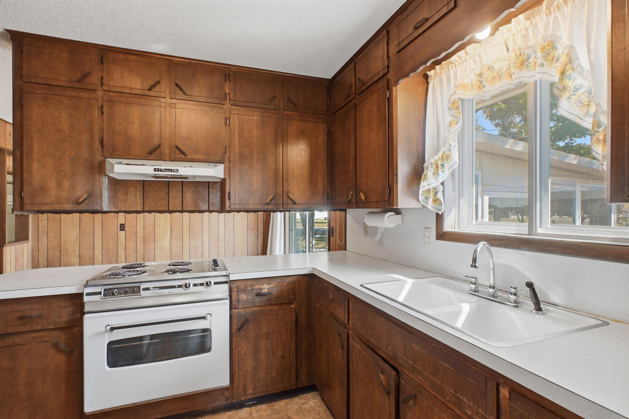 1524 South Clark Avenue Property Photo 12