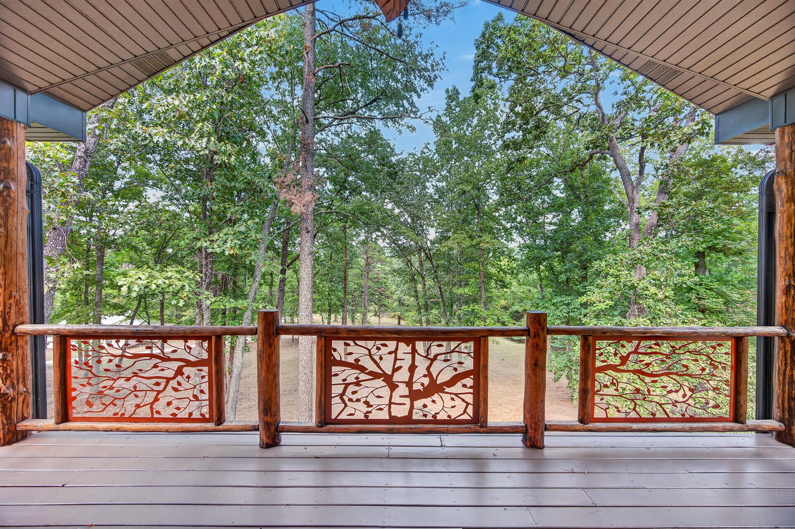 20890 Thomas Lane Property Photo 5