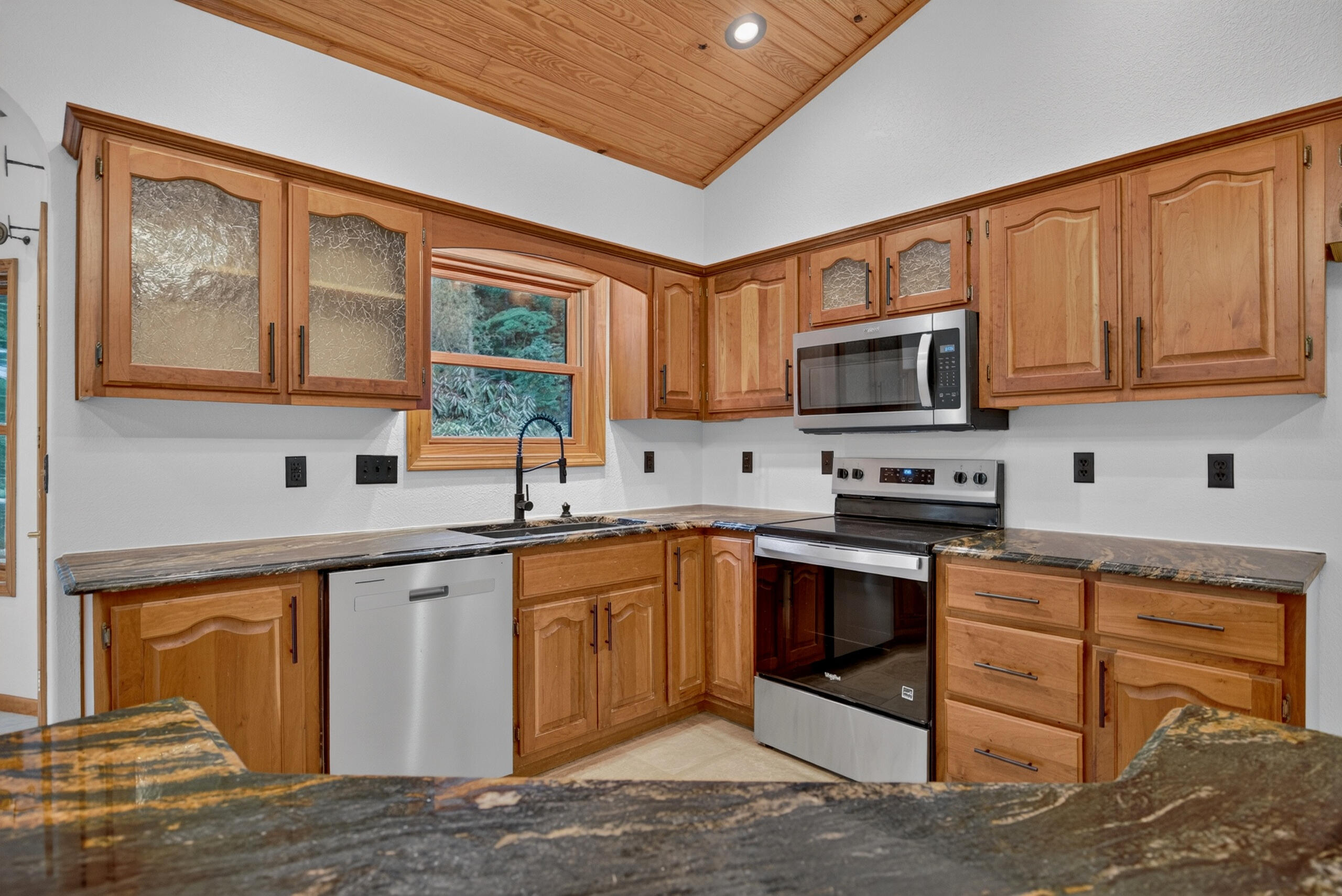 20890 Thomas Lane Property Photo 17