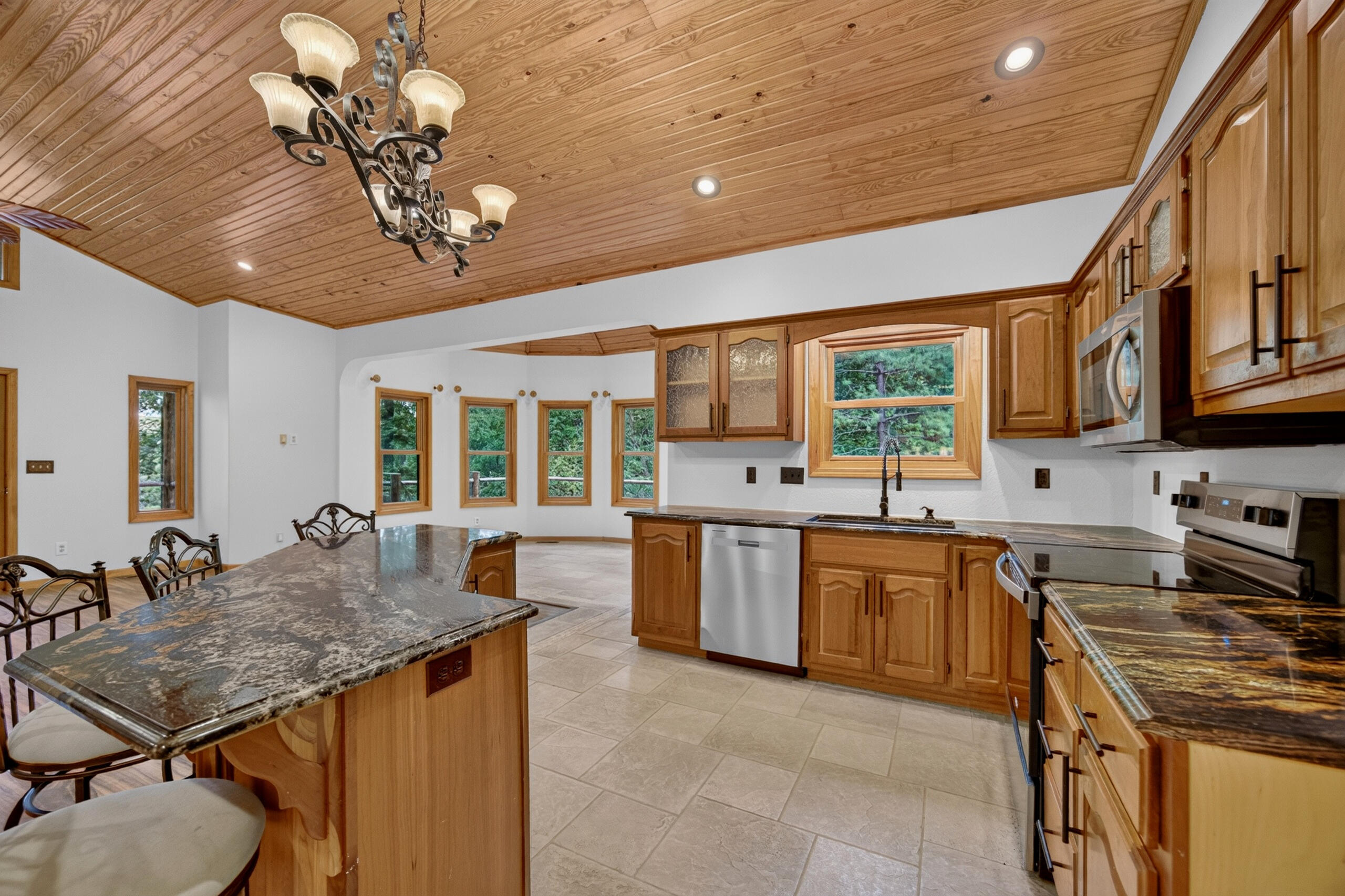 20890 Thomas Lane Property Photo 18