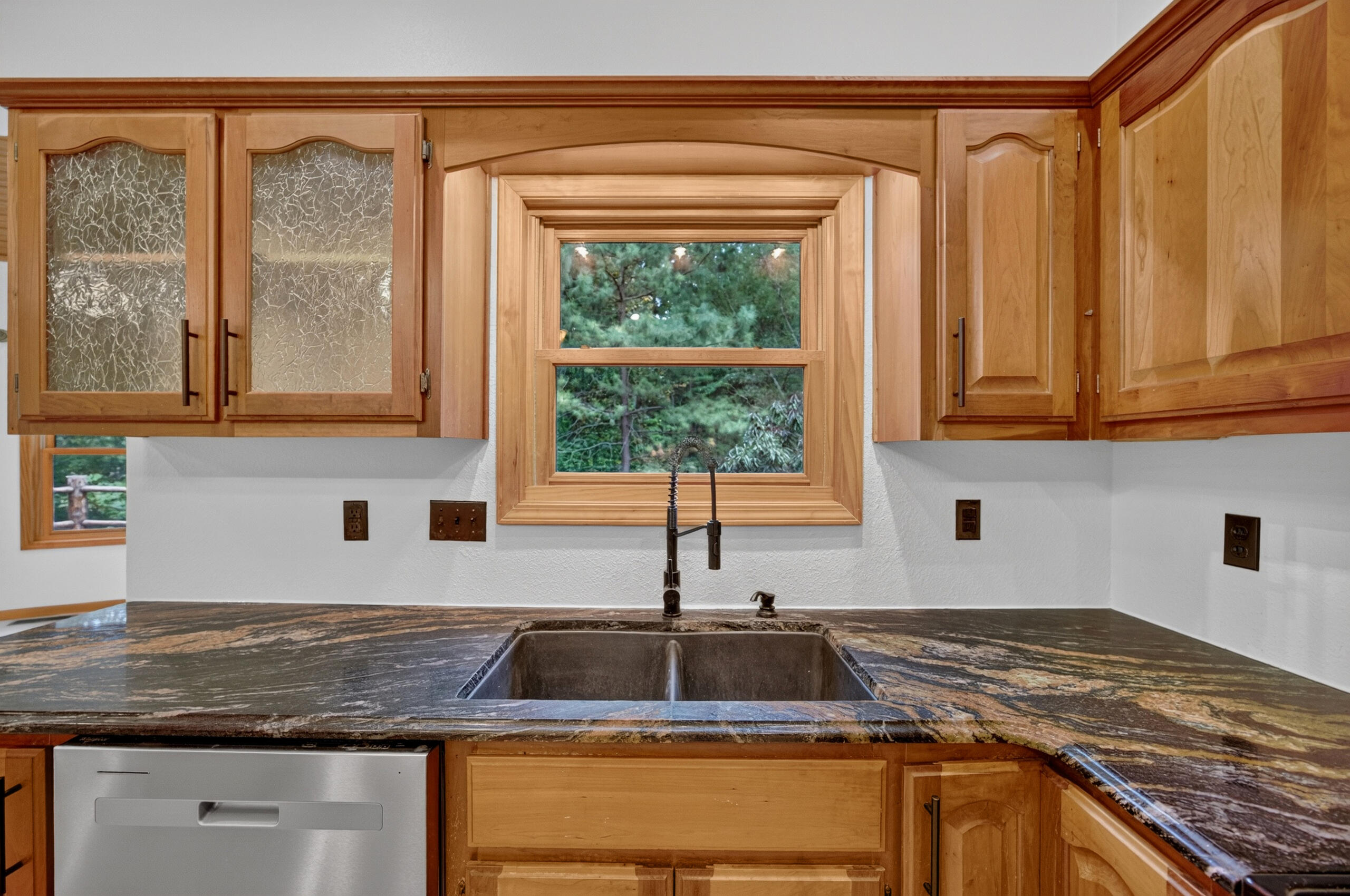 20890 Thomas Lane Property Photo 20