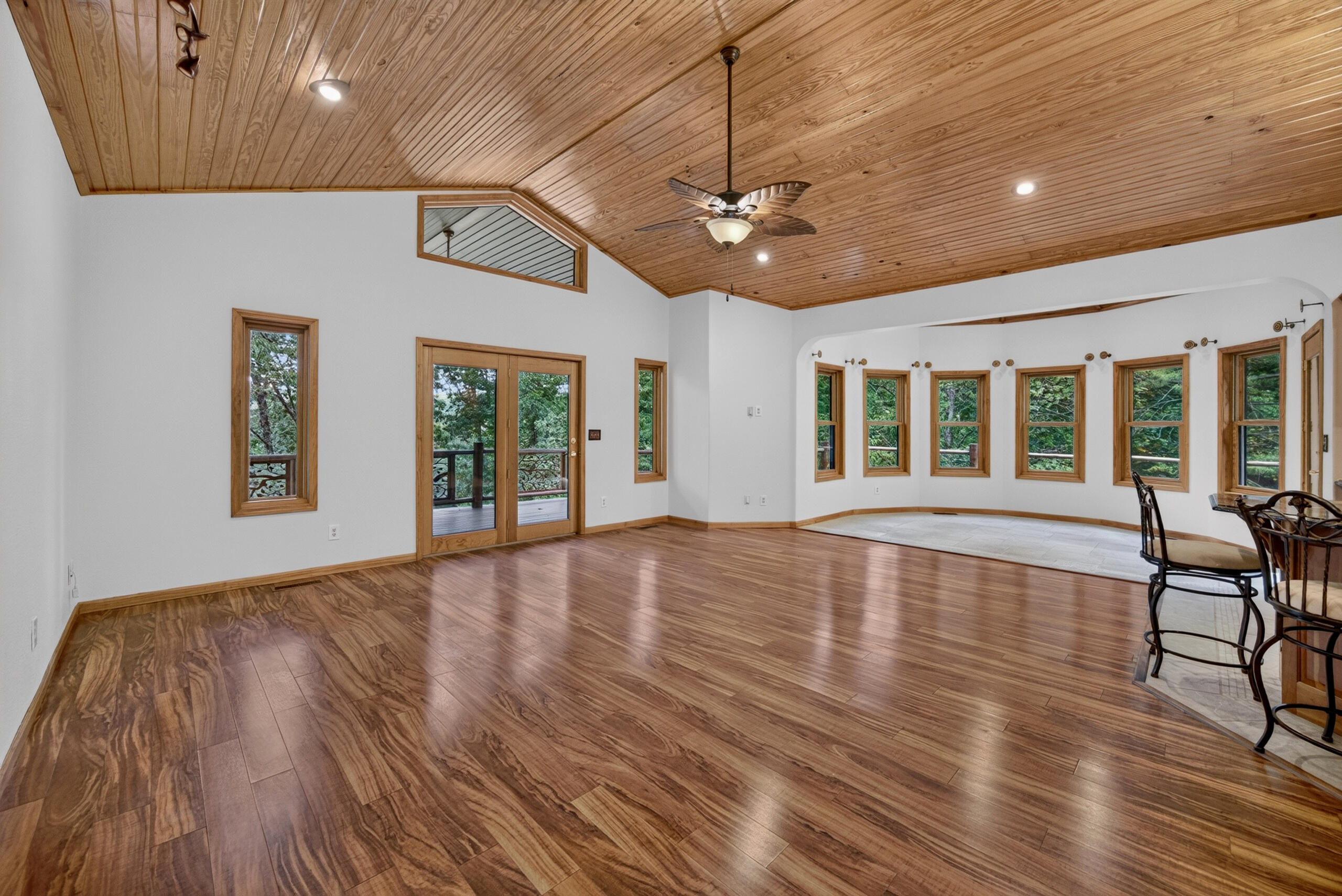 20890 Thomas Lane Property Photo 28