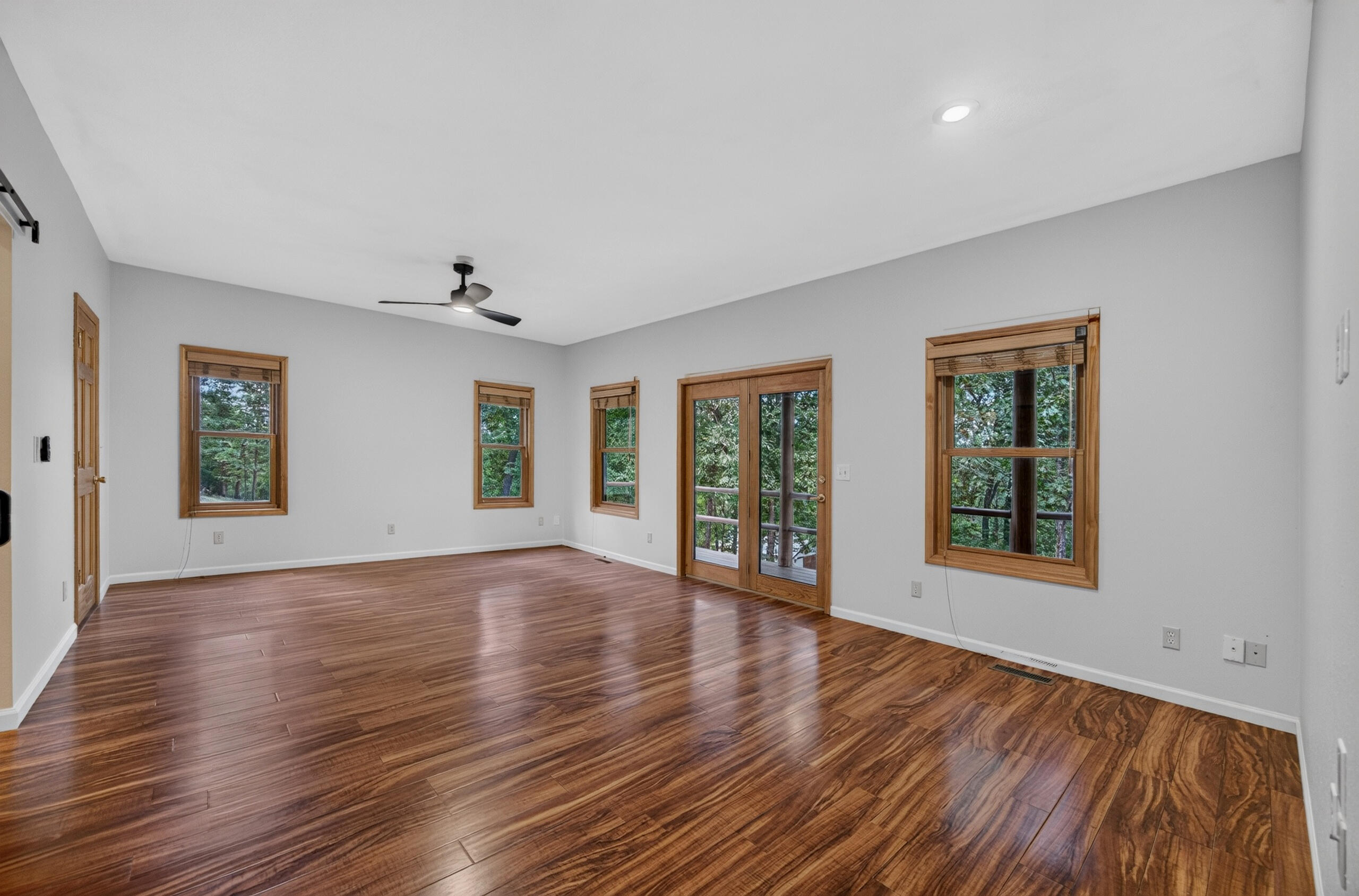 20890 Thomas Lane Property Photo 30