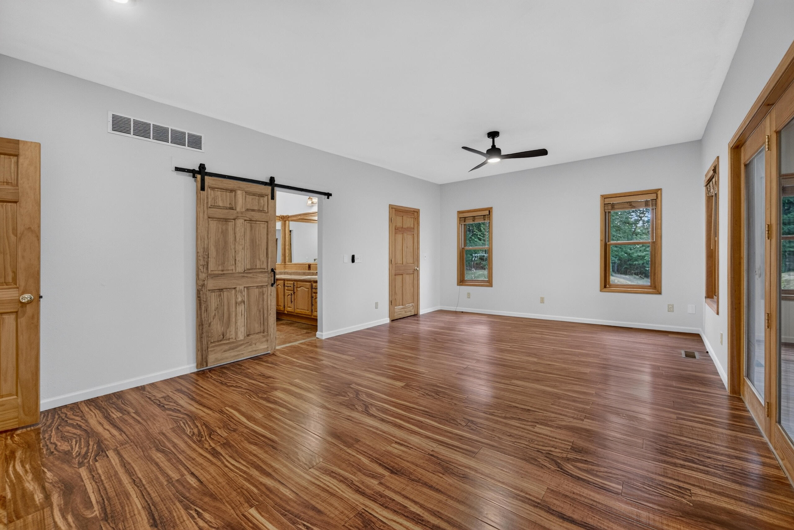 20890 Thomas Lane Property Photo 31