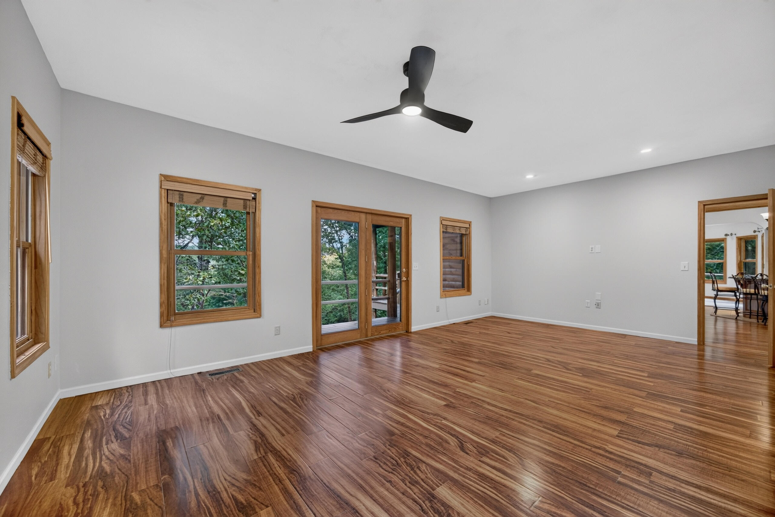 20890 Thomas Lane Property Photo 33