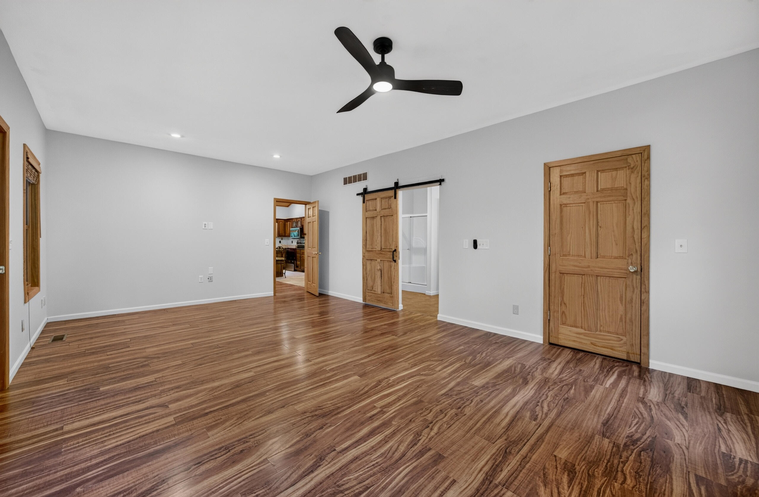 20890 Thomas Lane Property Photo 33