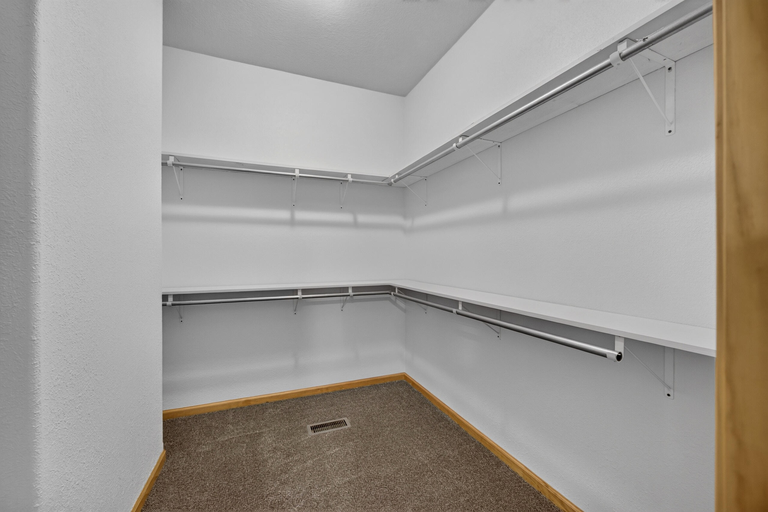 20890 Thomas Lane Property Photo 34