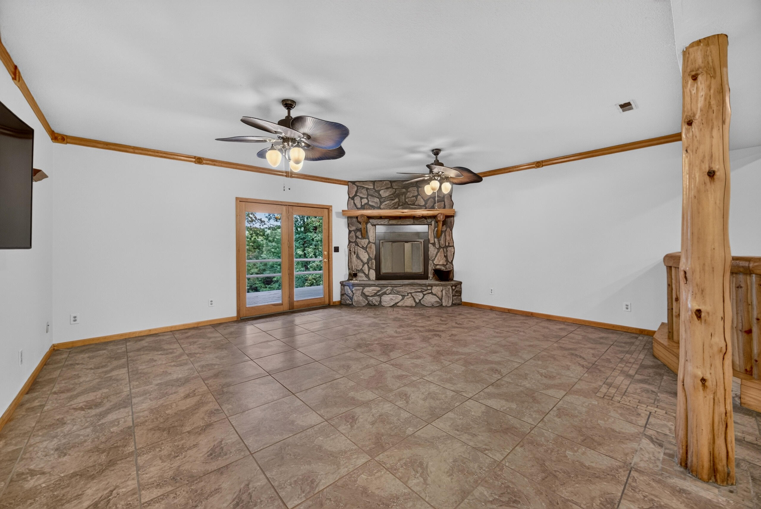 20890 Thomas Lane Property Photo 45
