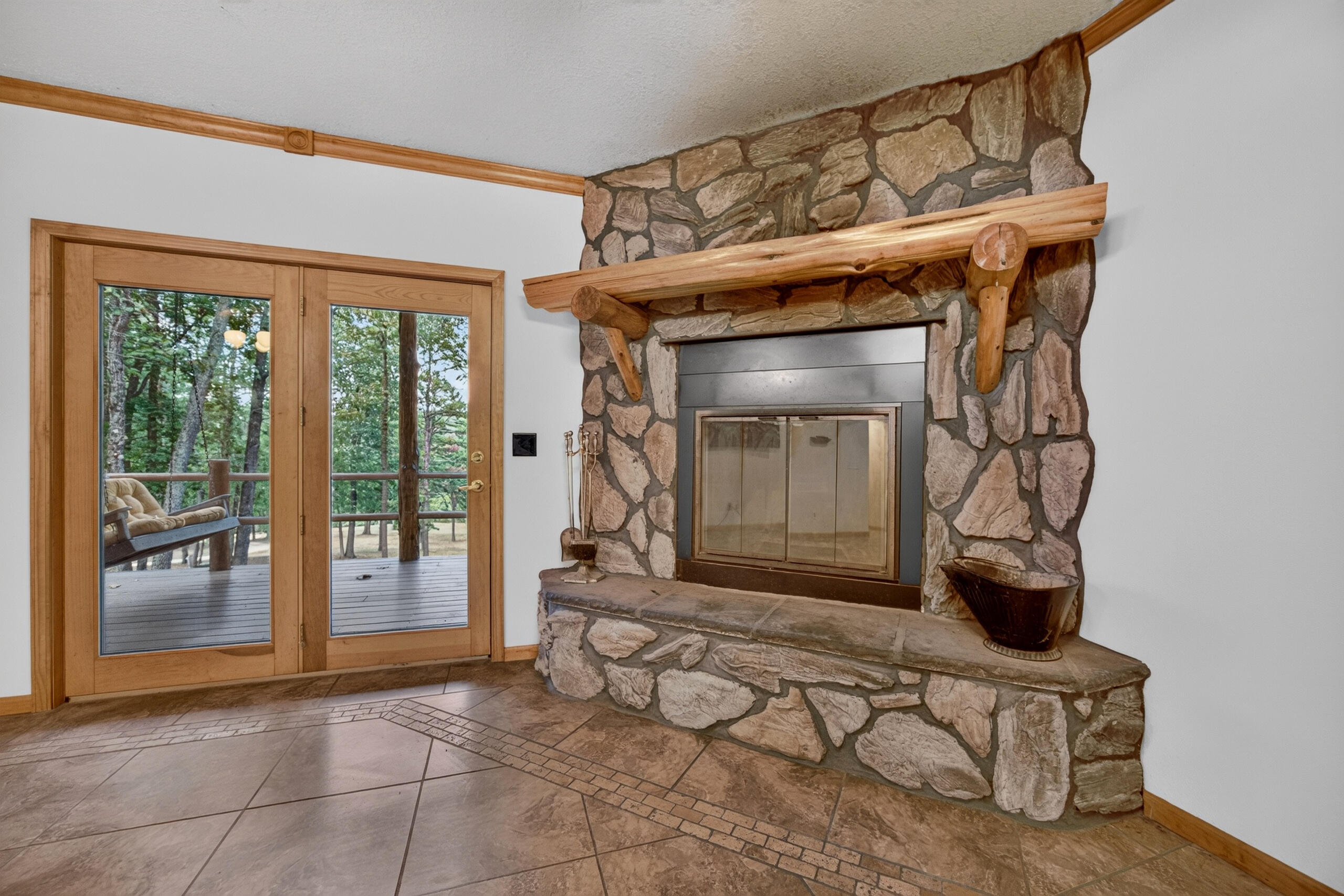 20890 Thomas Lane Property Photo 47