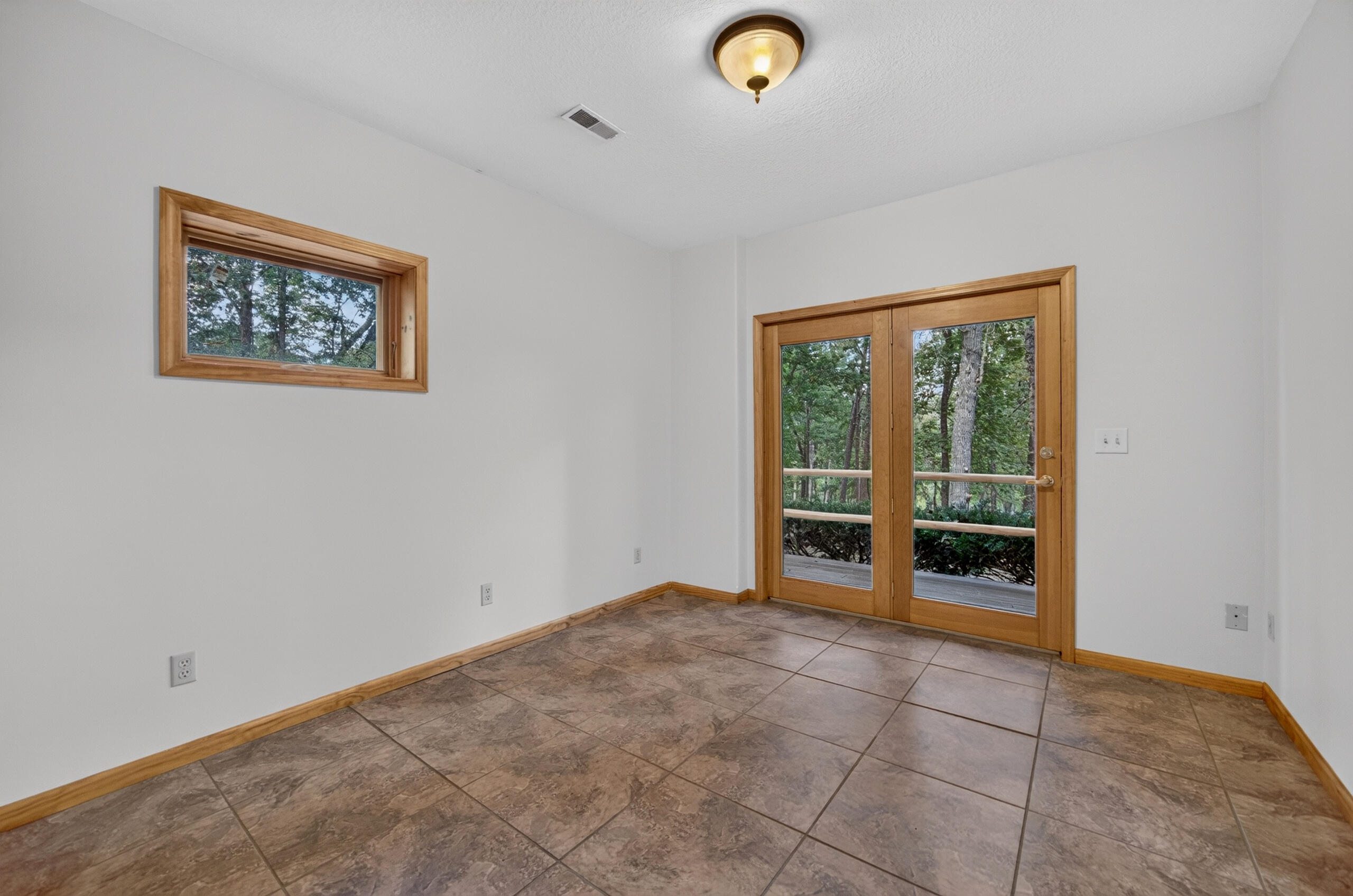 20890 Thomas Lane Property Photo 54