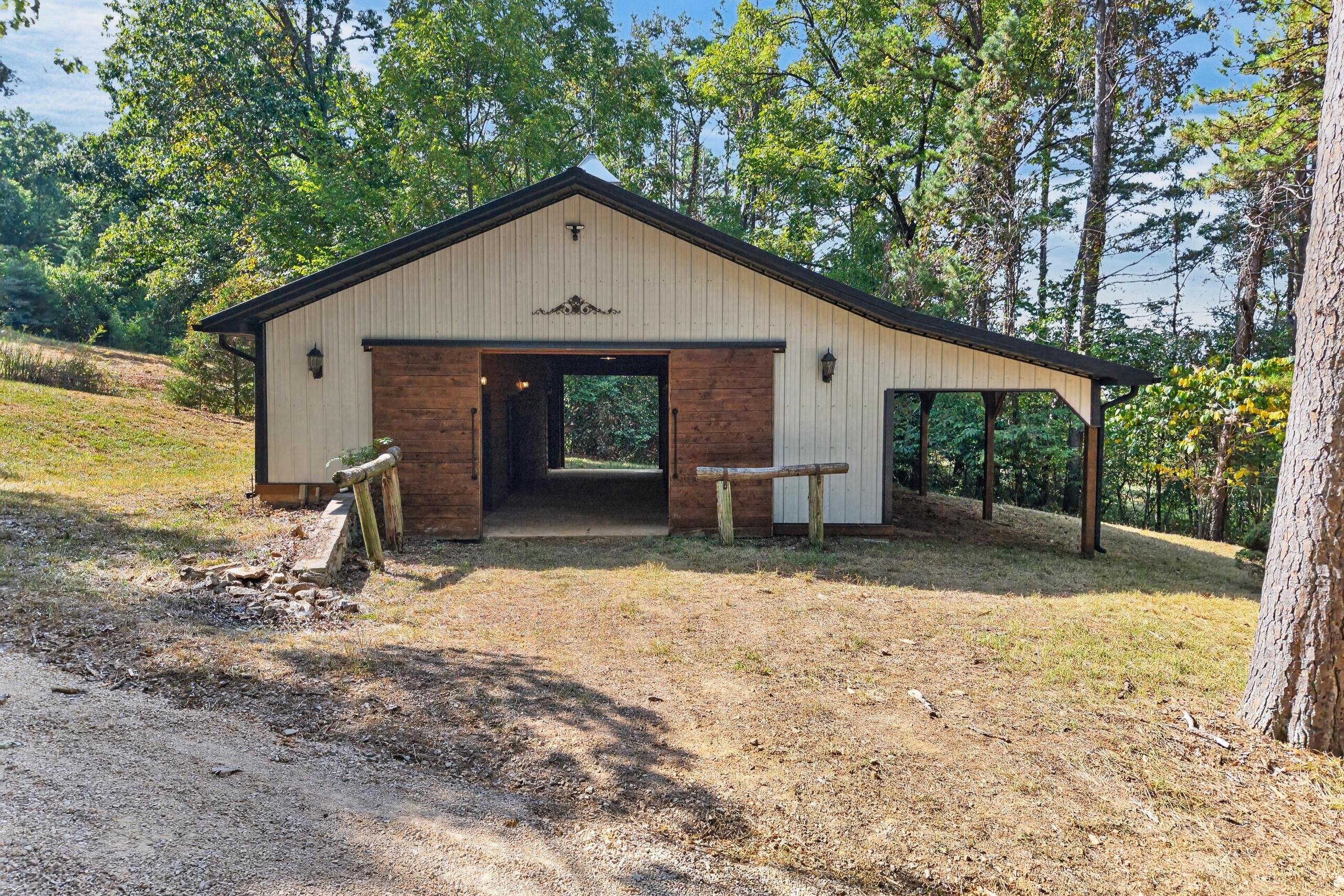 20890 Thomas Lane Property Photo 83