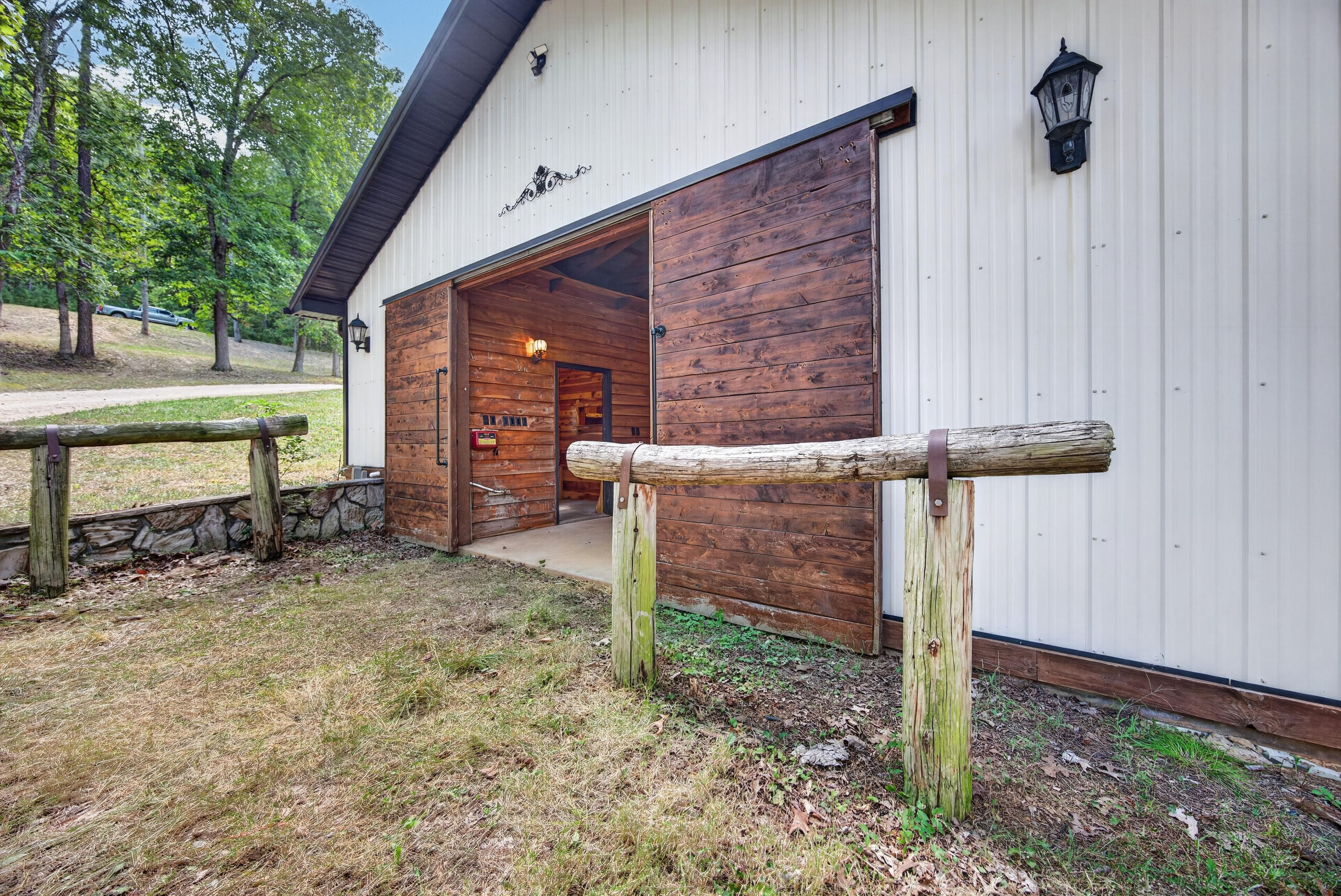 20890 Thomas Lane Property Photo 92