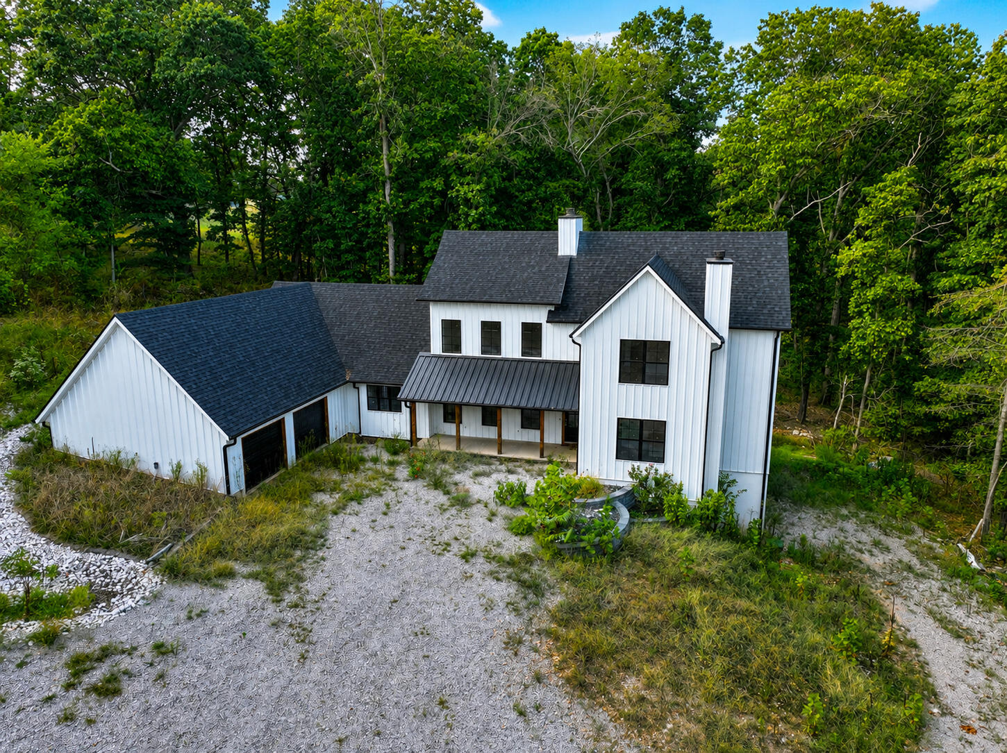 100 Builders Lane Property Photo 1