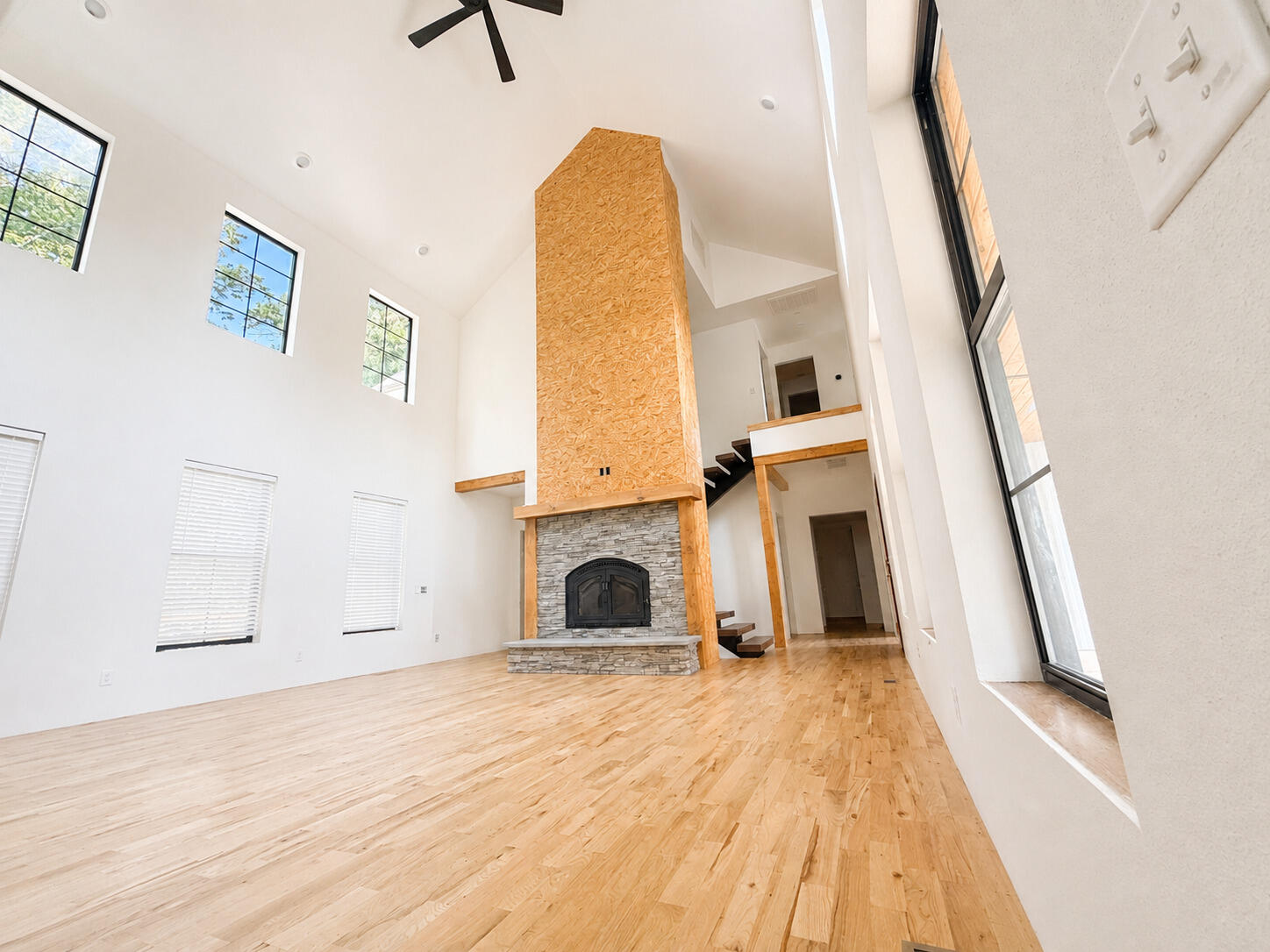 100 Builders Lane Property Photo 6