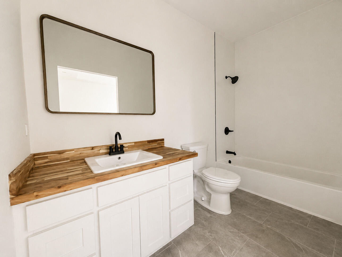 100 Builders Lane Property Photo 13