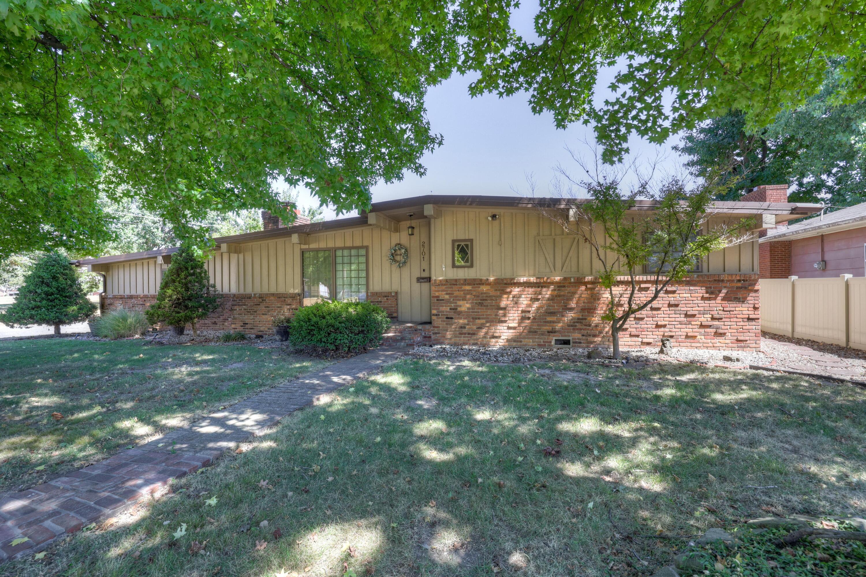 2701 Vermont Avenue Property Photo 4