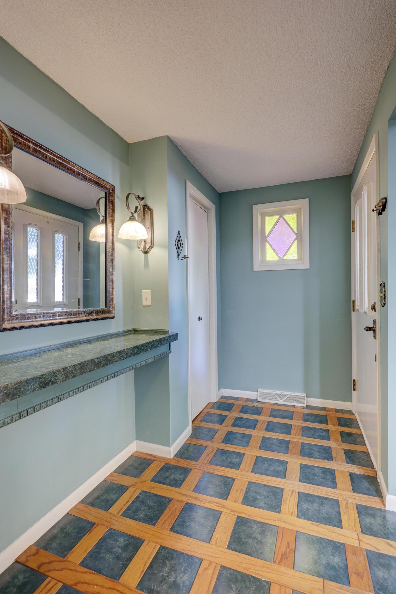 2701 Vermont Avenue Property Photo 11