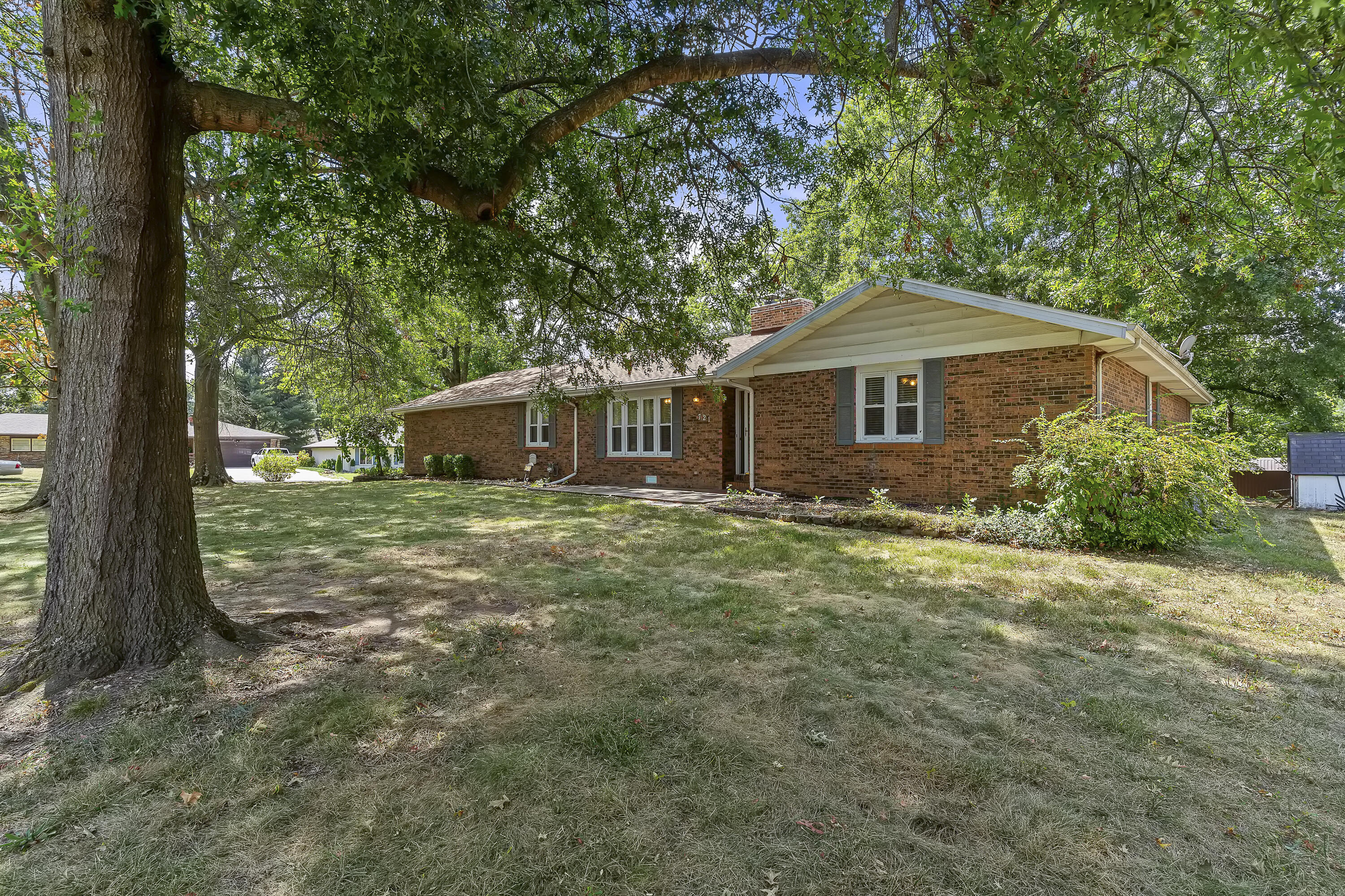 721 South Pine Avenue Property Photo 2