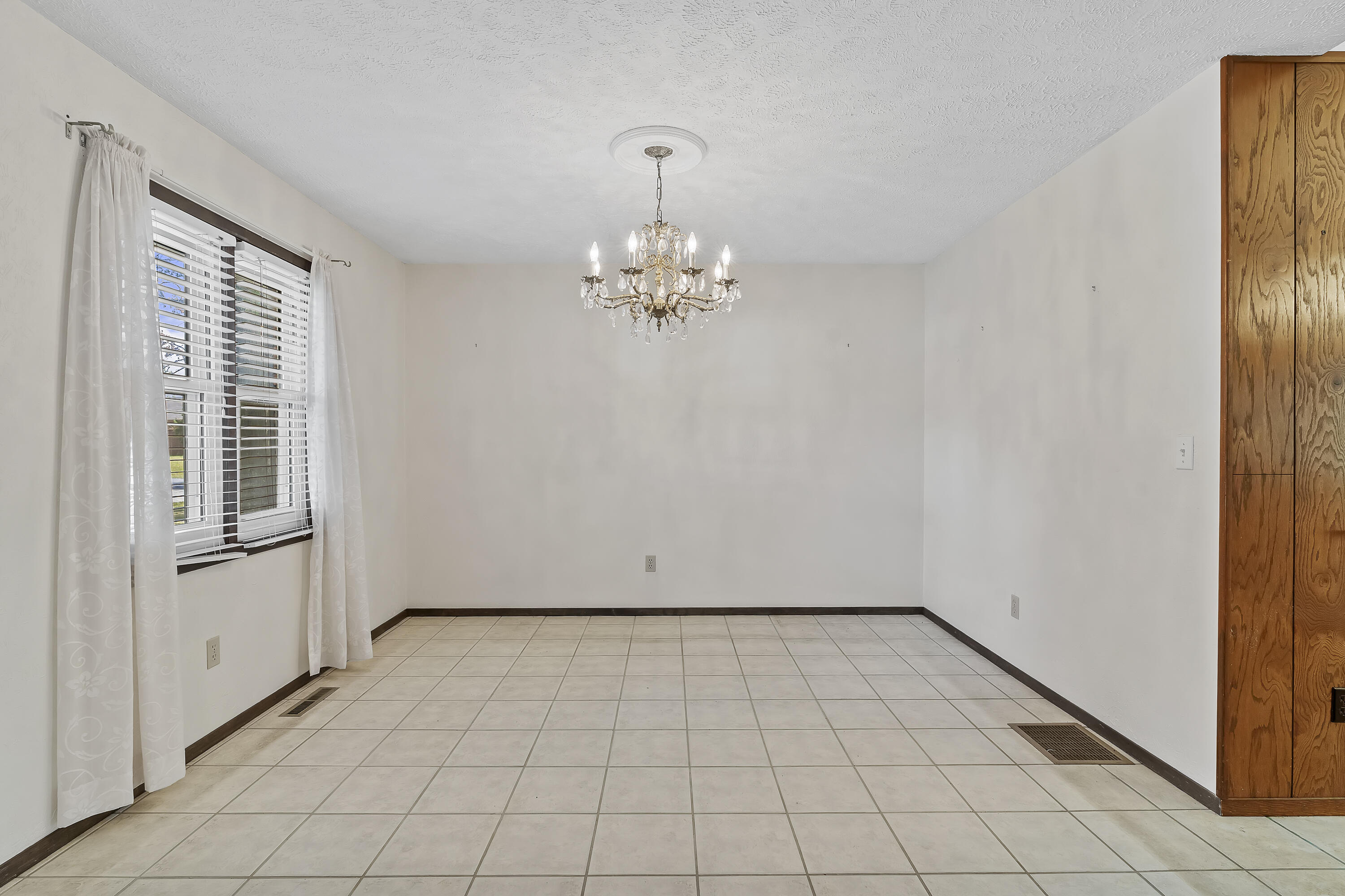 721 South Pine Avenue Property Photo 10