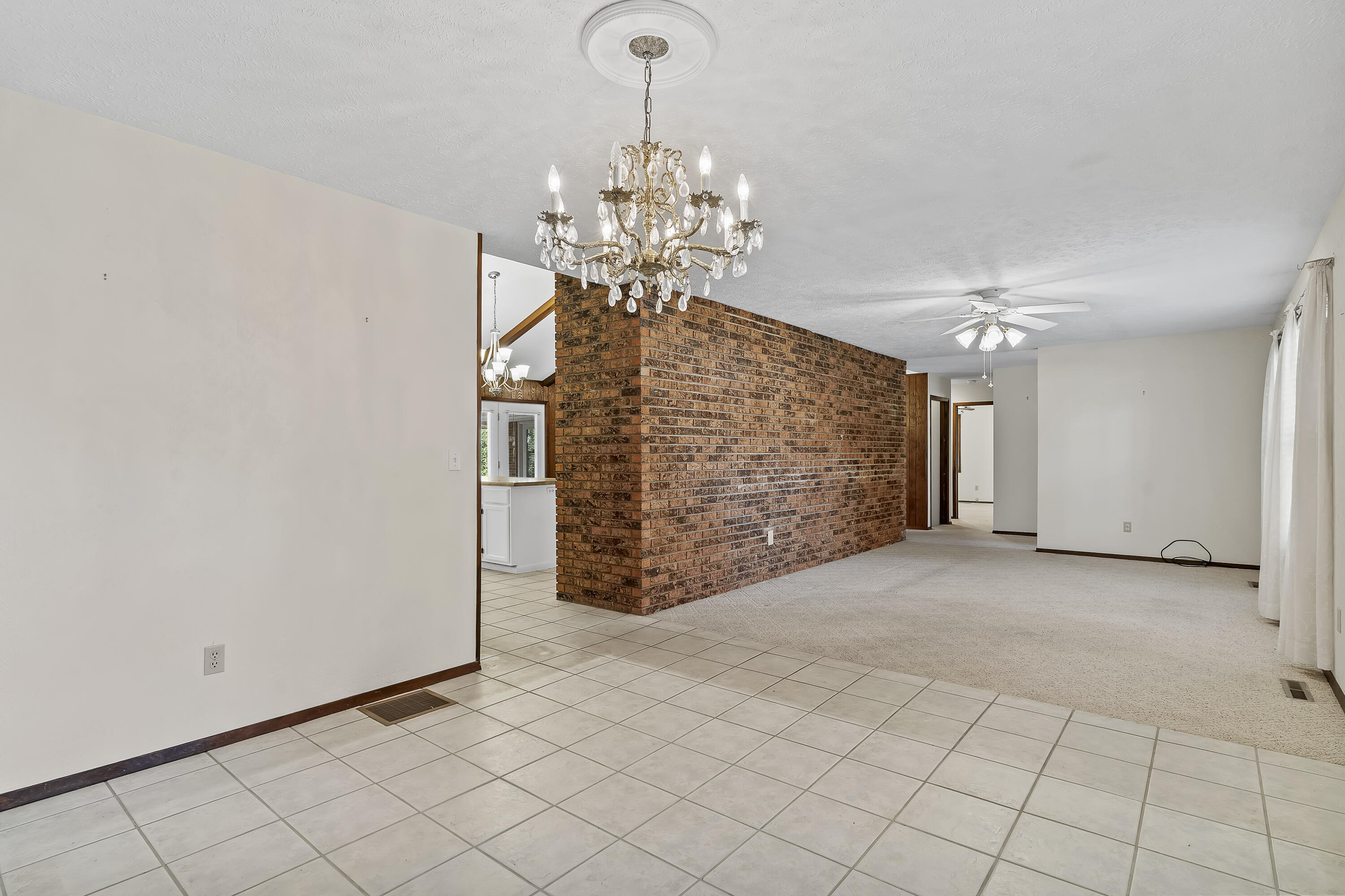 721 South Pine Avenue Property Photo 11
