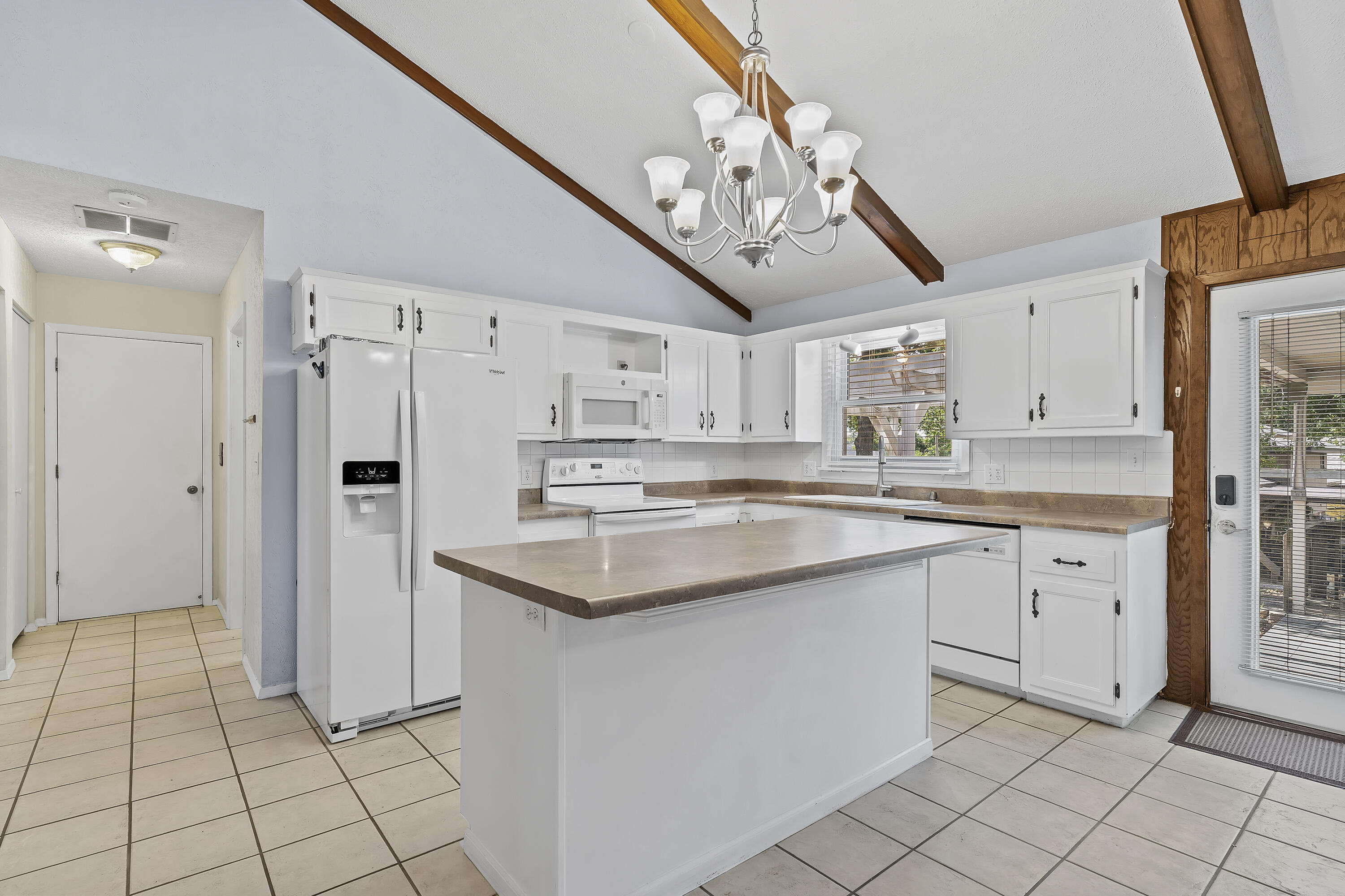 721 South Pine Avenue Property Photo 18