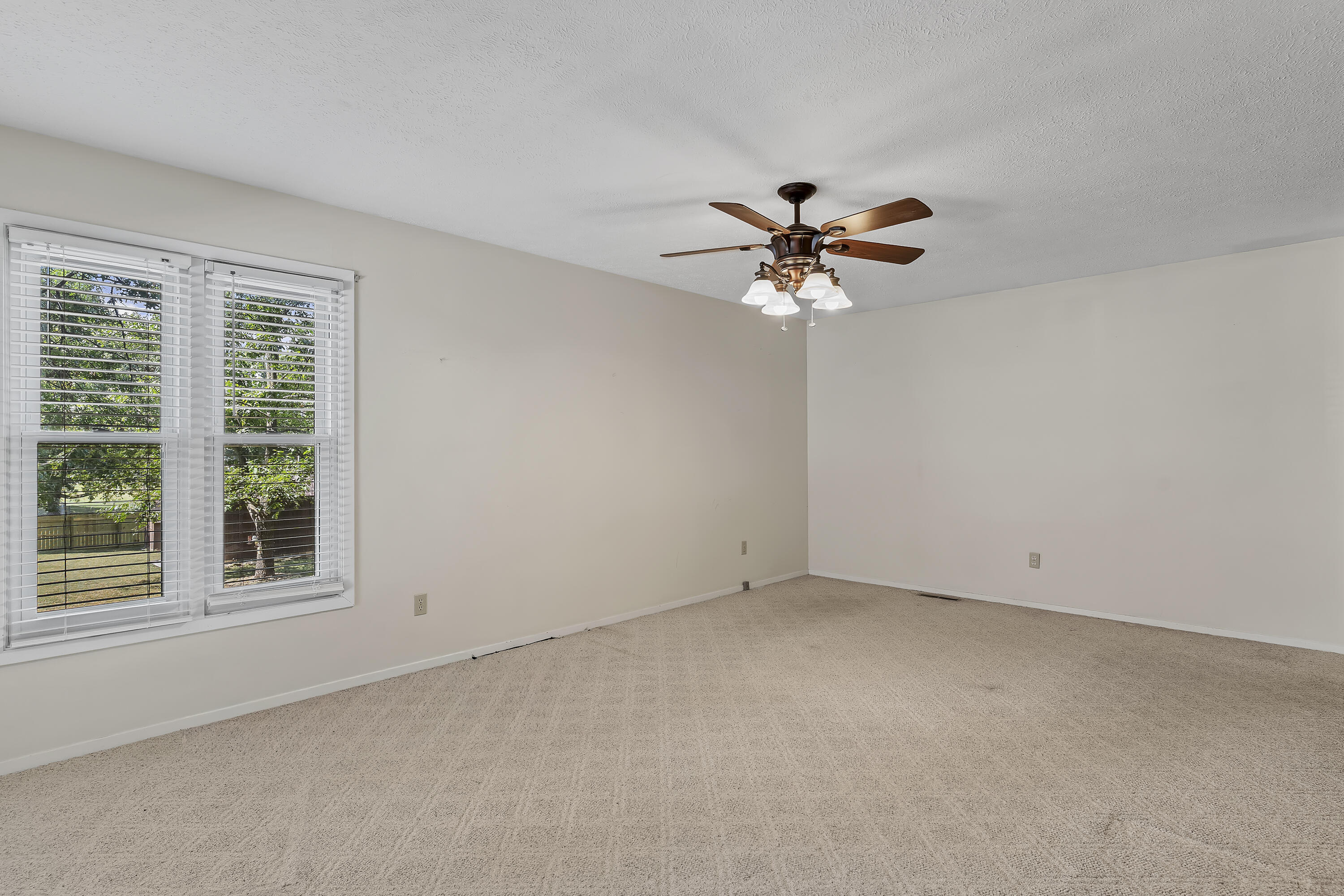 721 South Pine Avenue Property Photo 25