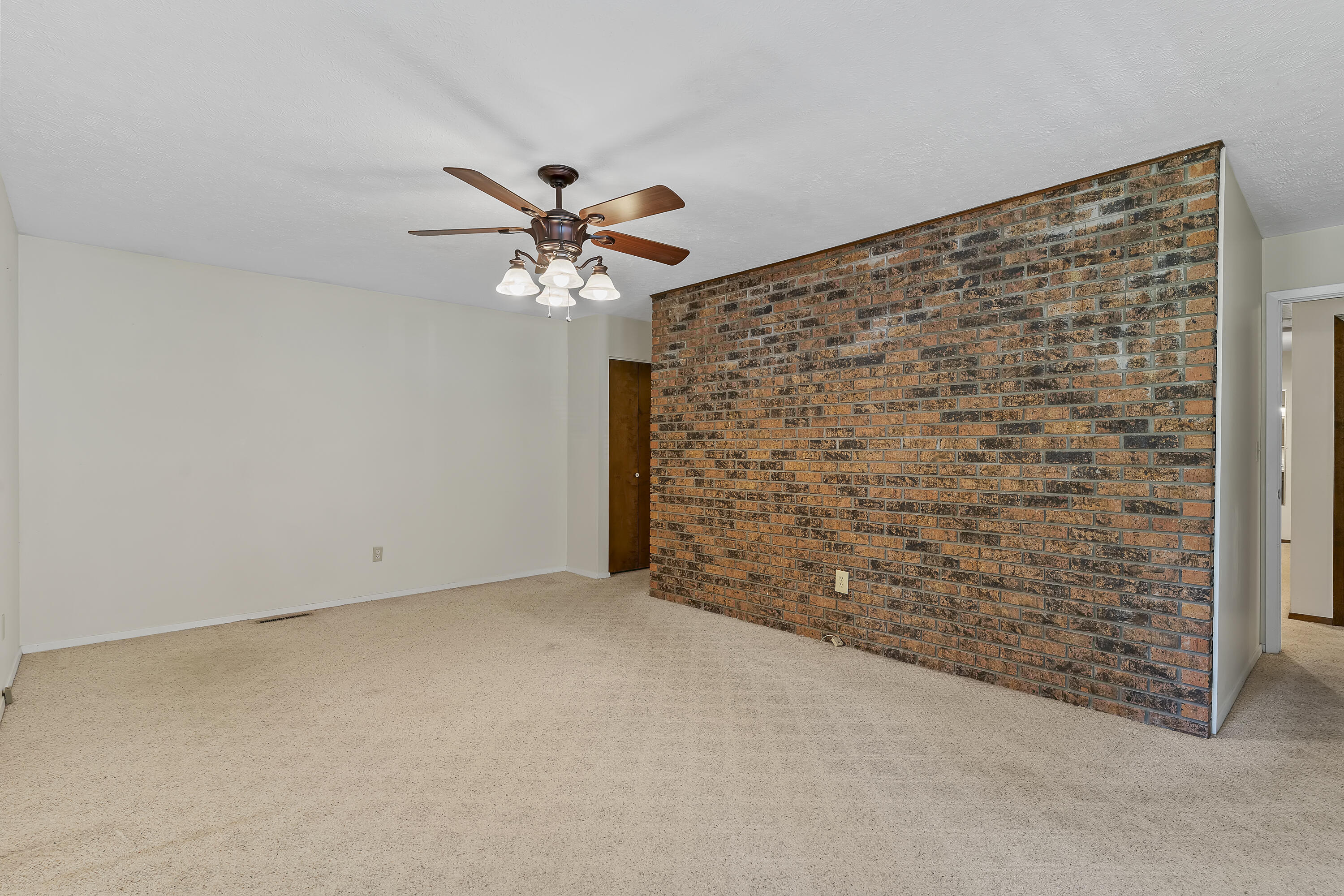 721 South Pine Avenue Property Photo 26