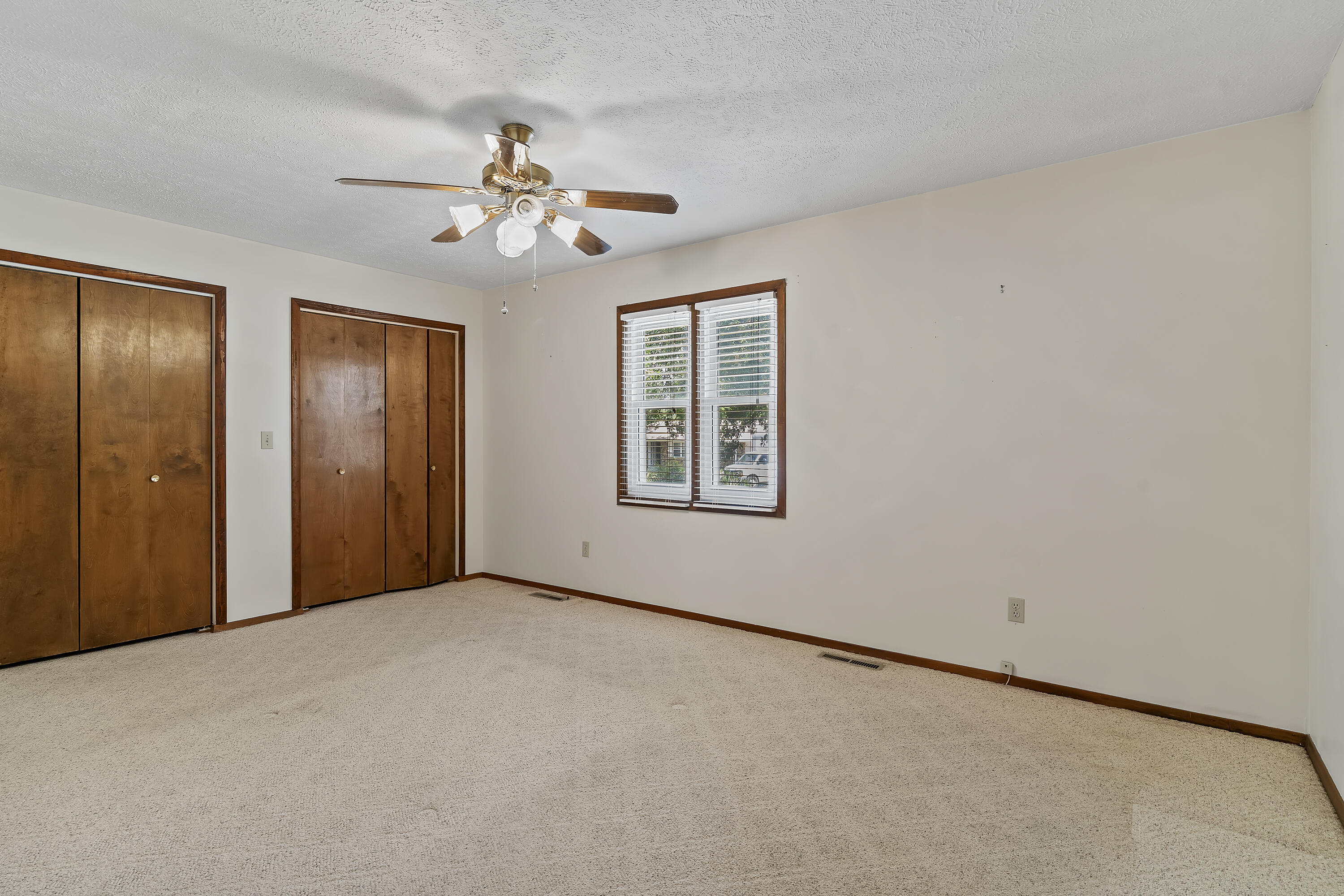 721 South Pine Avenue Property Photo 33