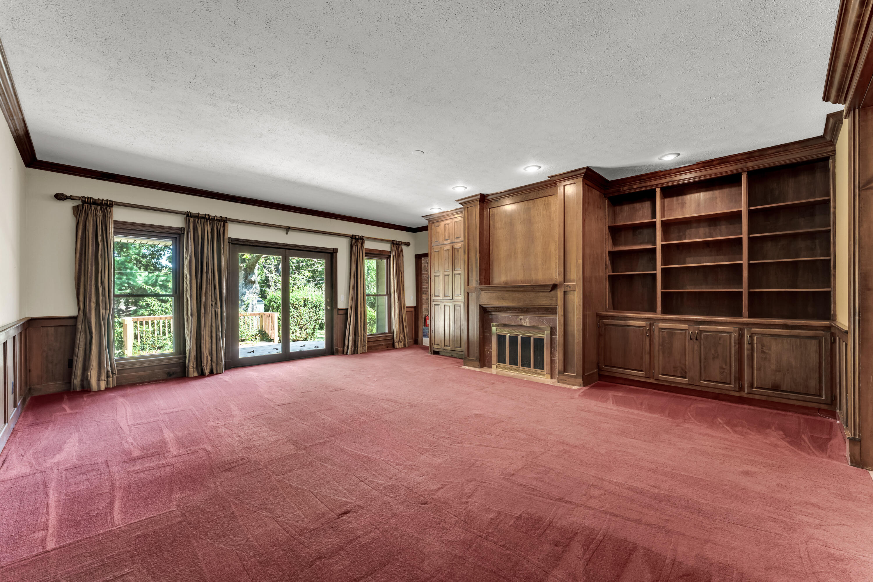 6317 South Glenridge Drive Property Photo 12
