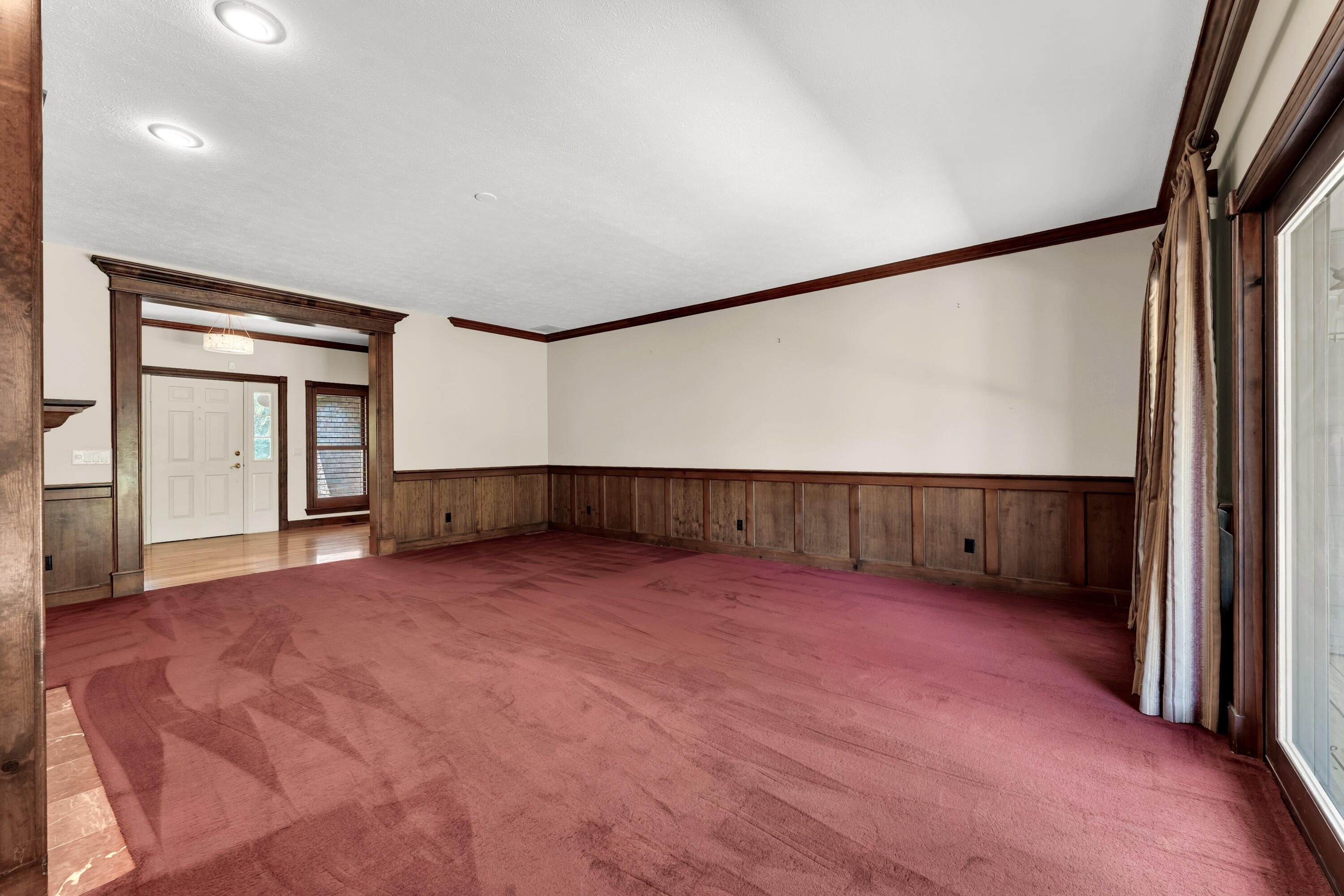 6317 South Glenridge Drive Property Photo 14