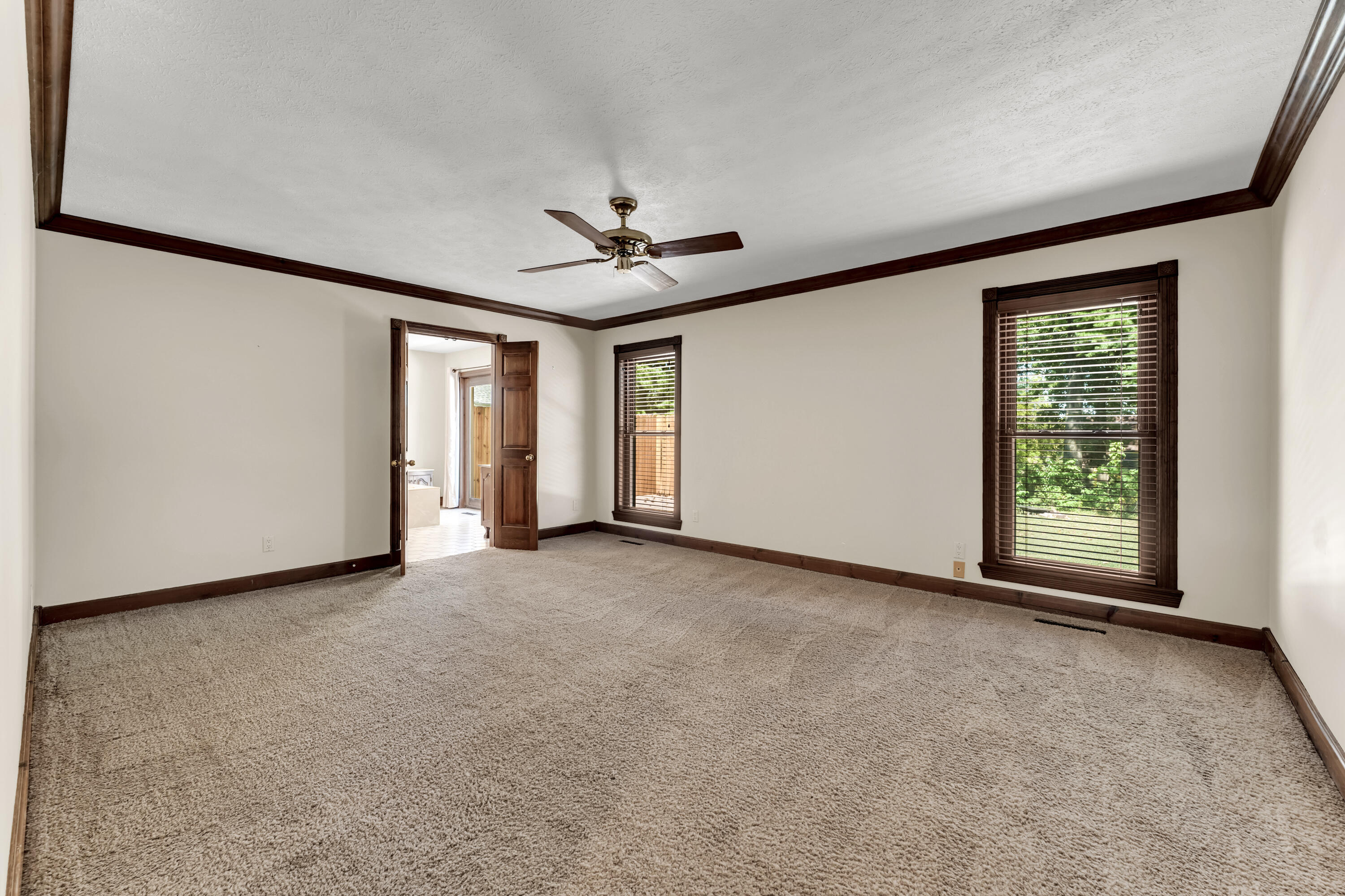 6317 South Glenridge Drive Property Photo 25
