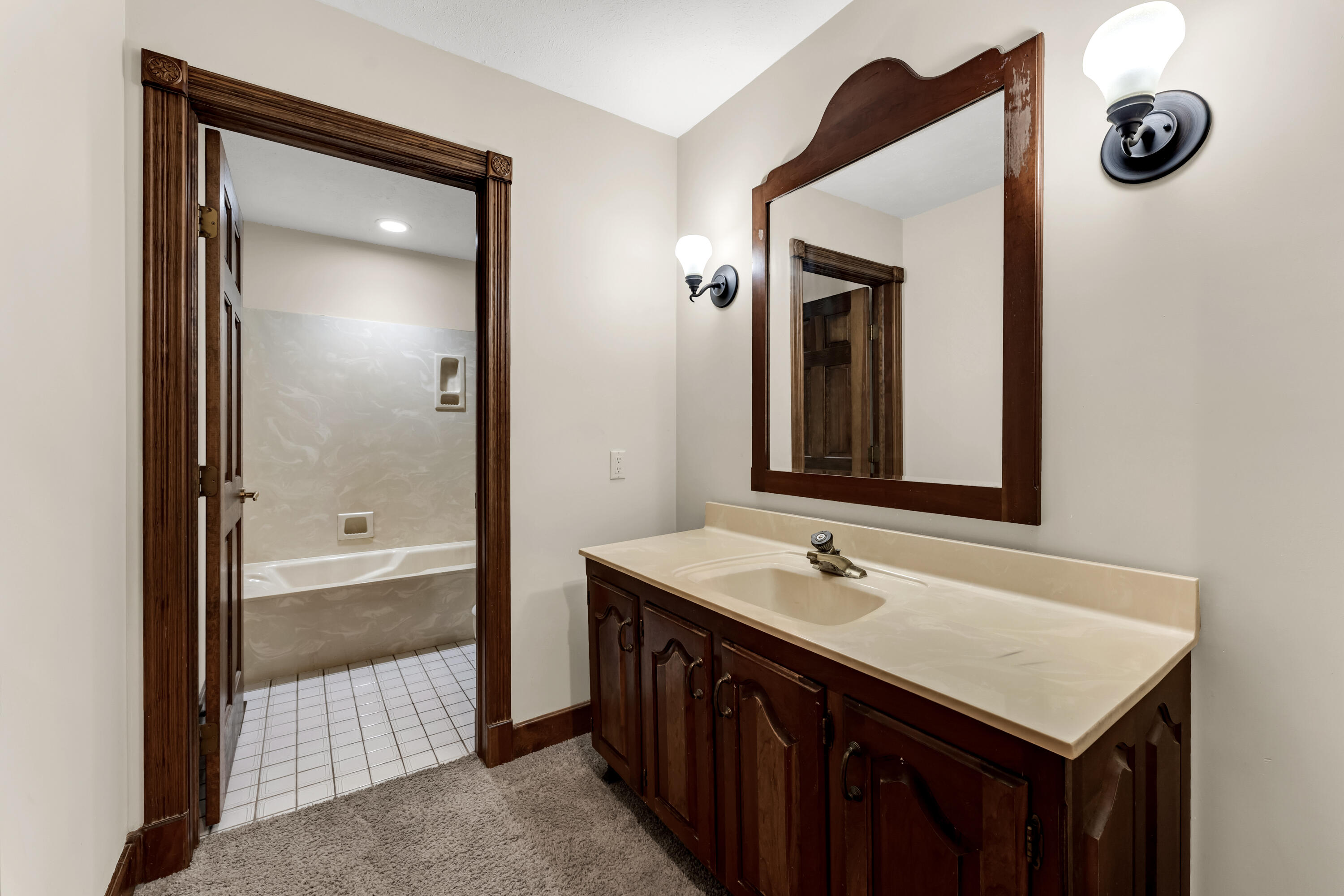 6317 South Glenridge Drive Property Photo 29