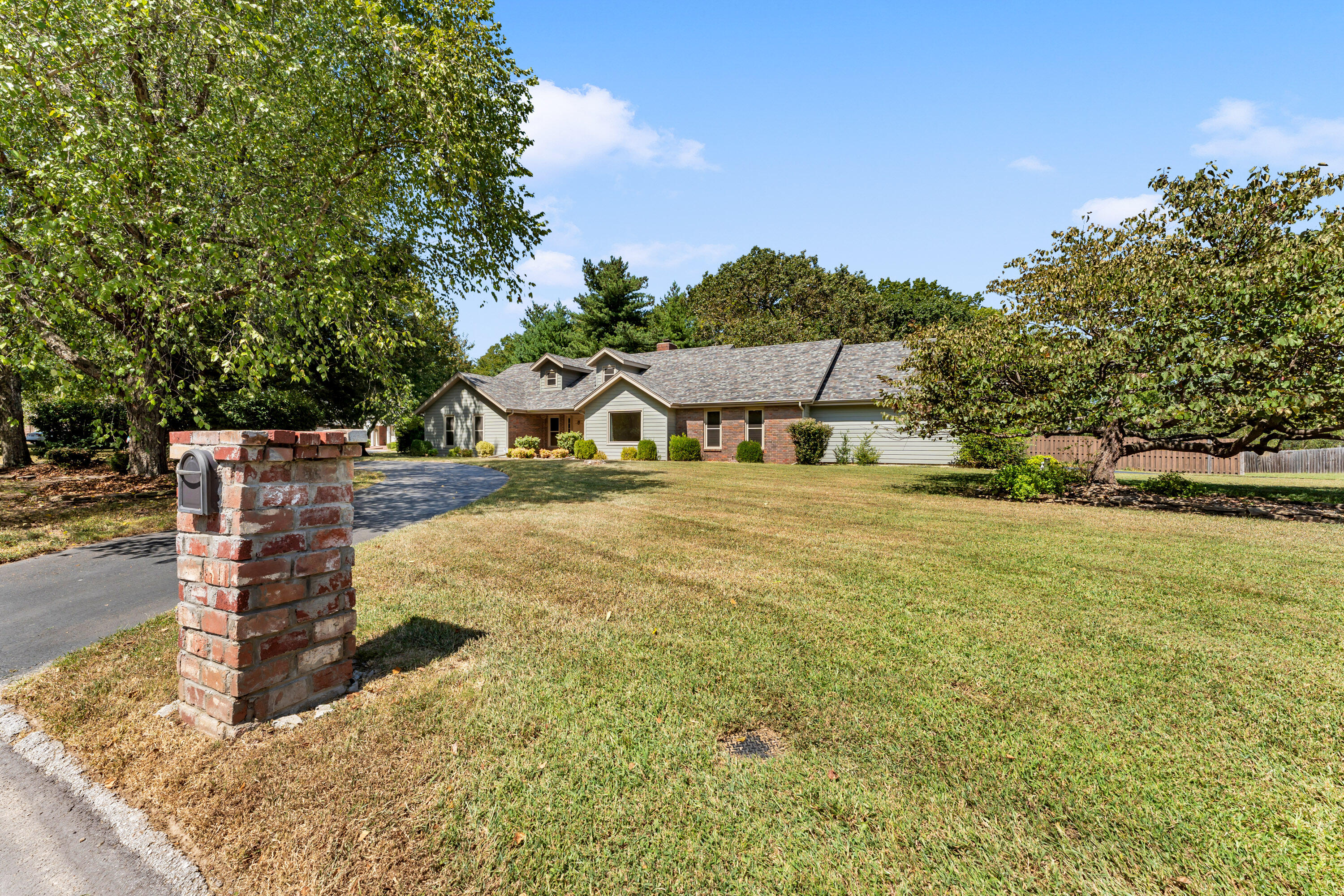 6317 South Glenridge Drive Property Photo 40