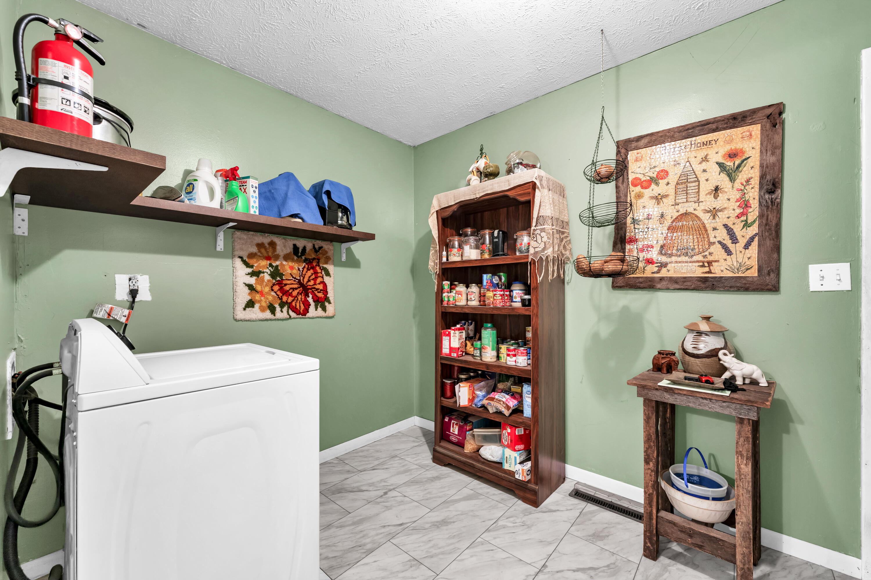 2556 South Westwood Avenue Property Photo 13