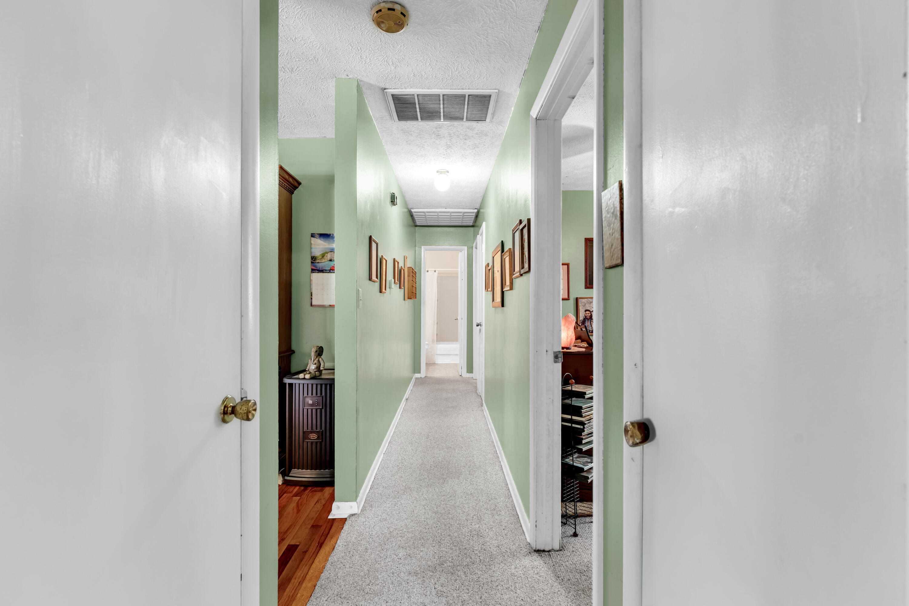 2556 South Westwood Avenue Property Photo 18