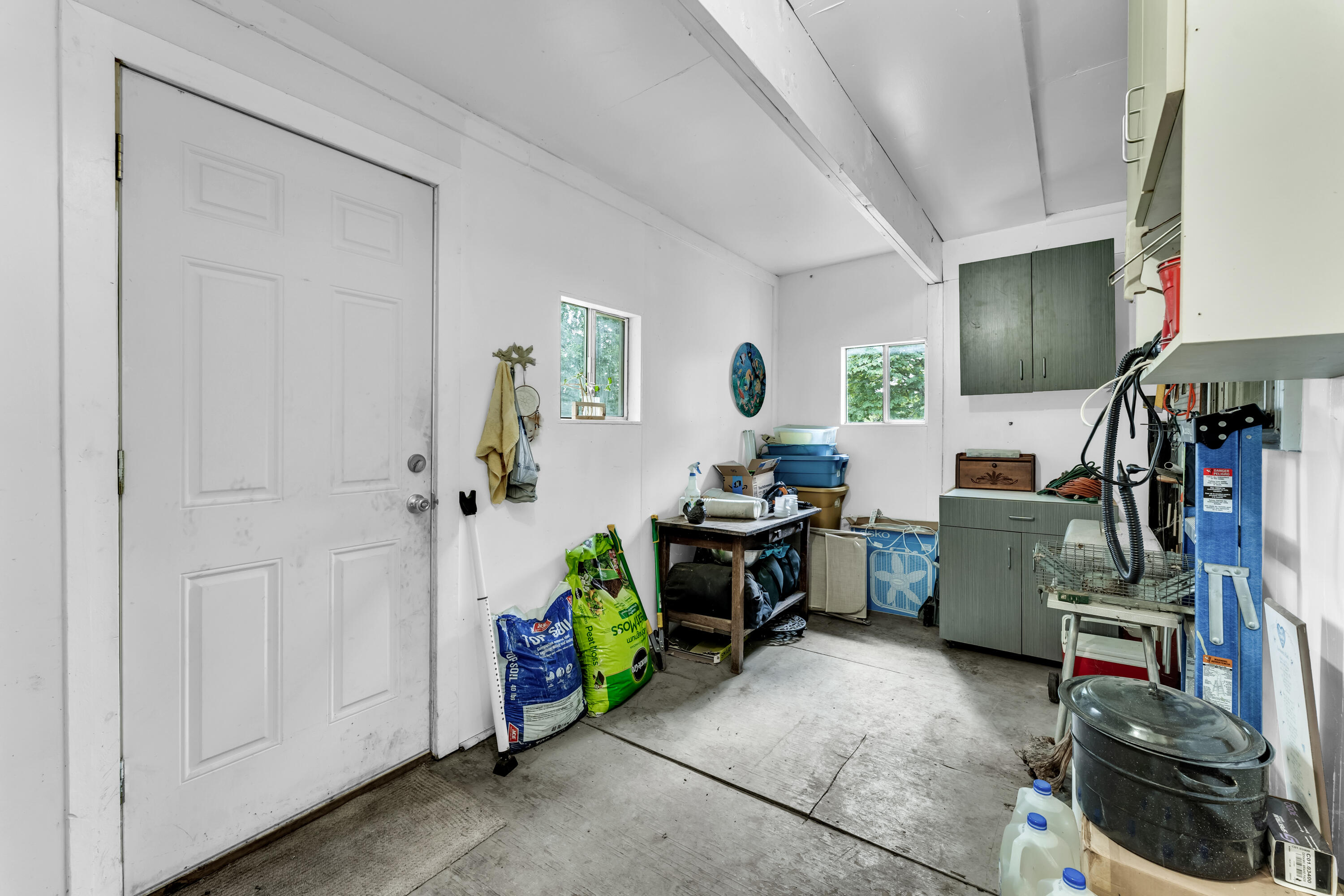 2556 South Westwood Avenue Property Photo 22