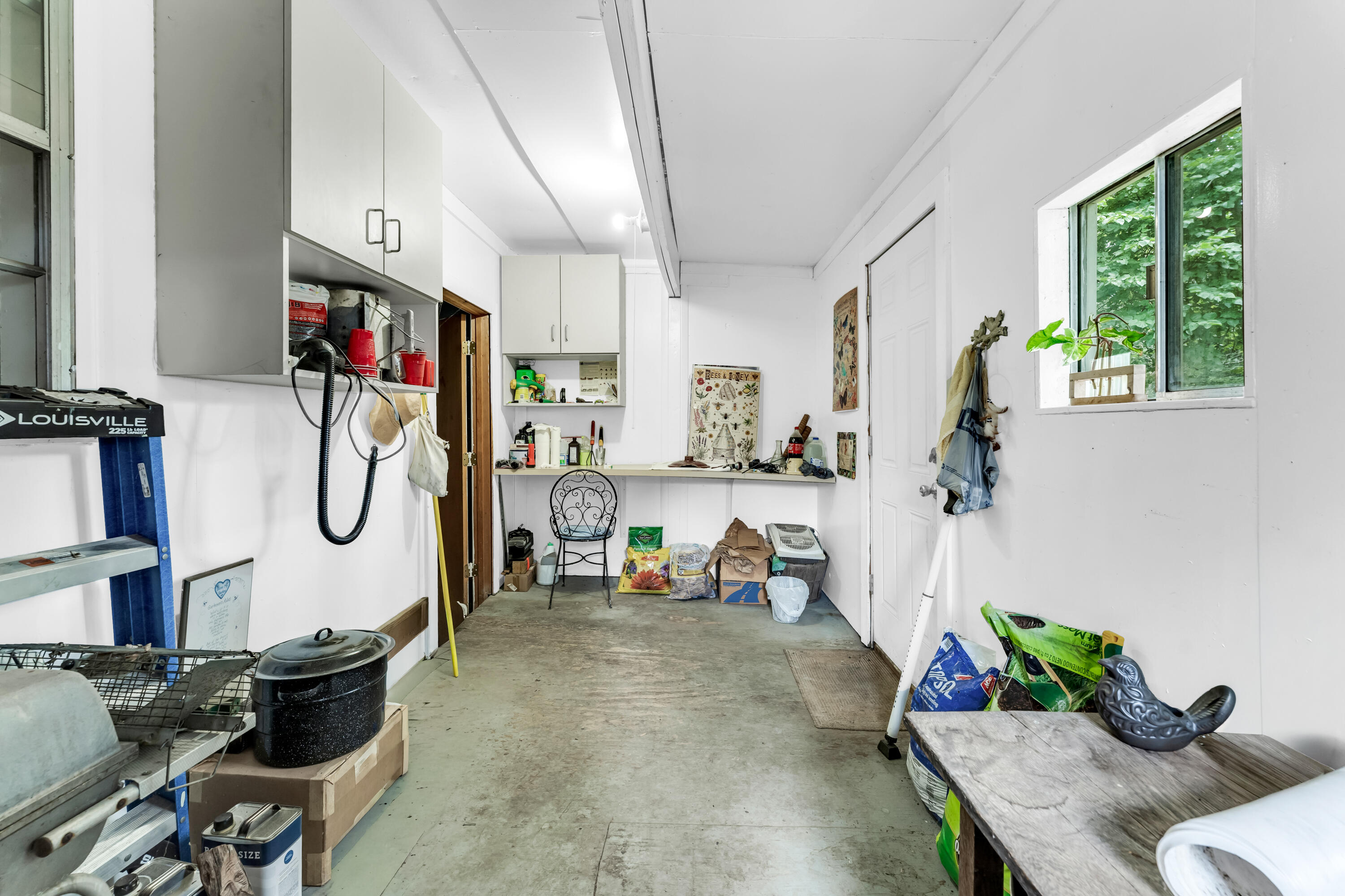 2556 South Westwood Avenue Property Photo 23
