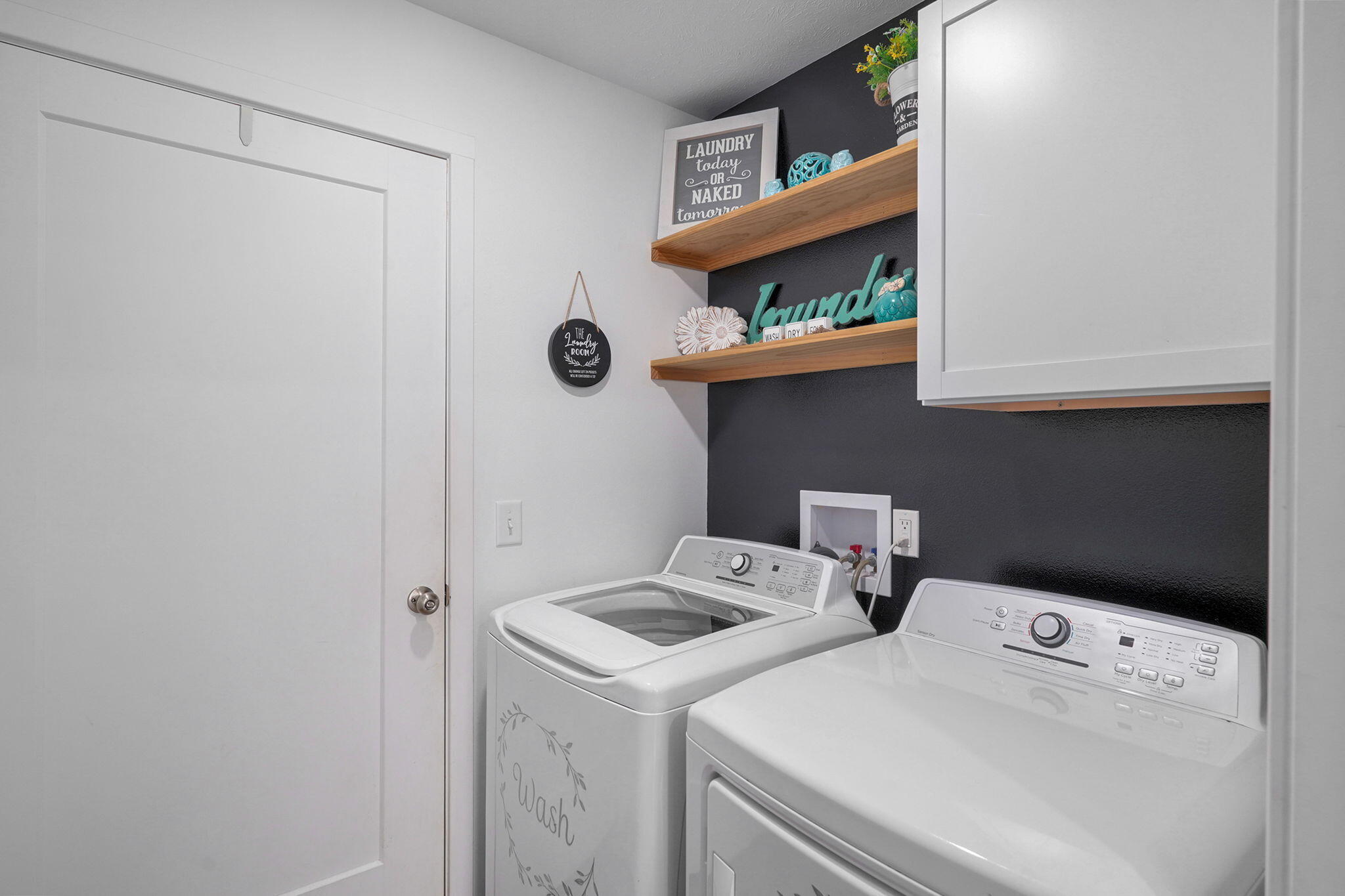 1230 West Lois Lane Property Photo 16