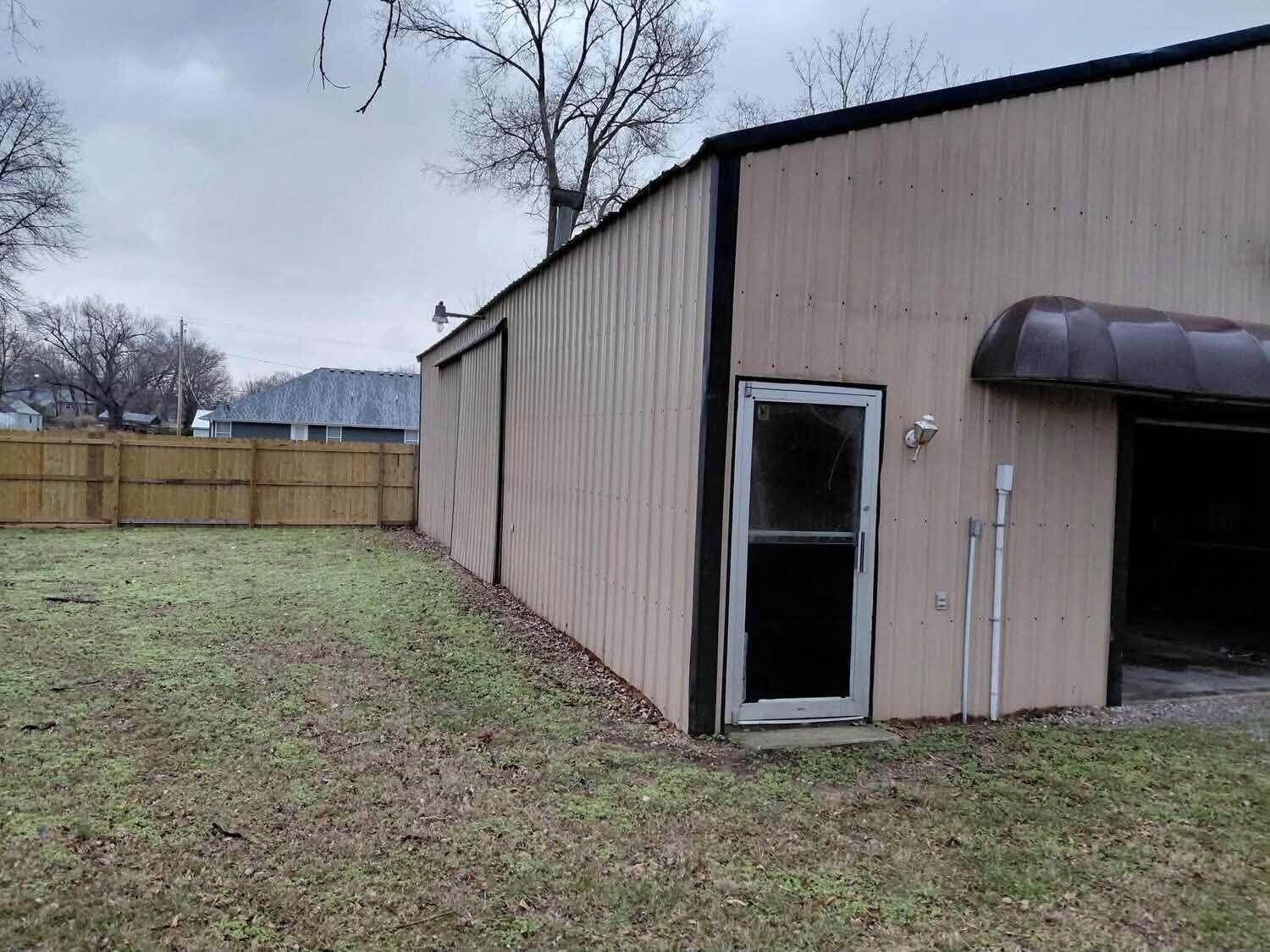 308 North Albany Avenue Property Photo 4
