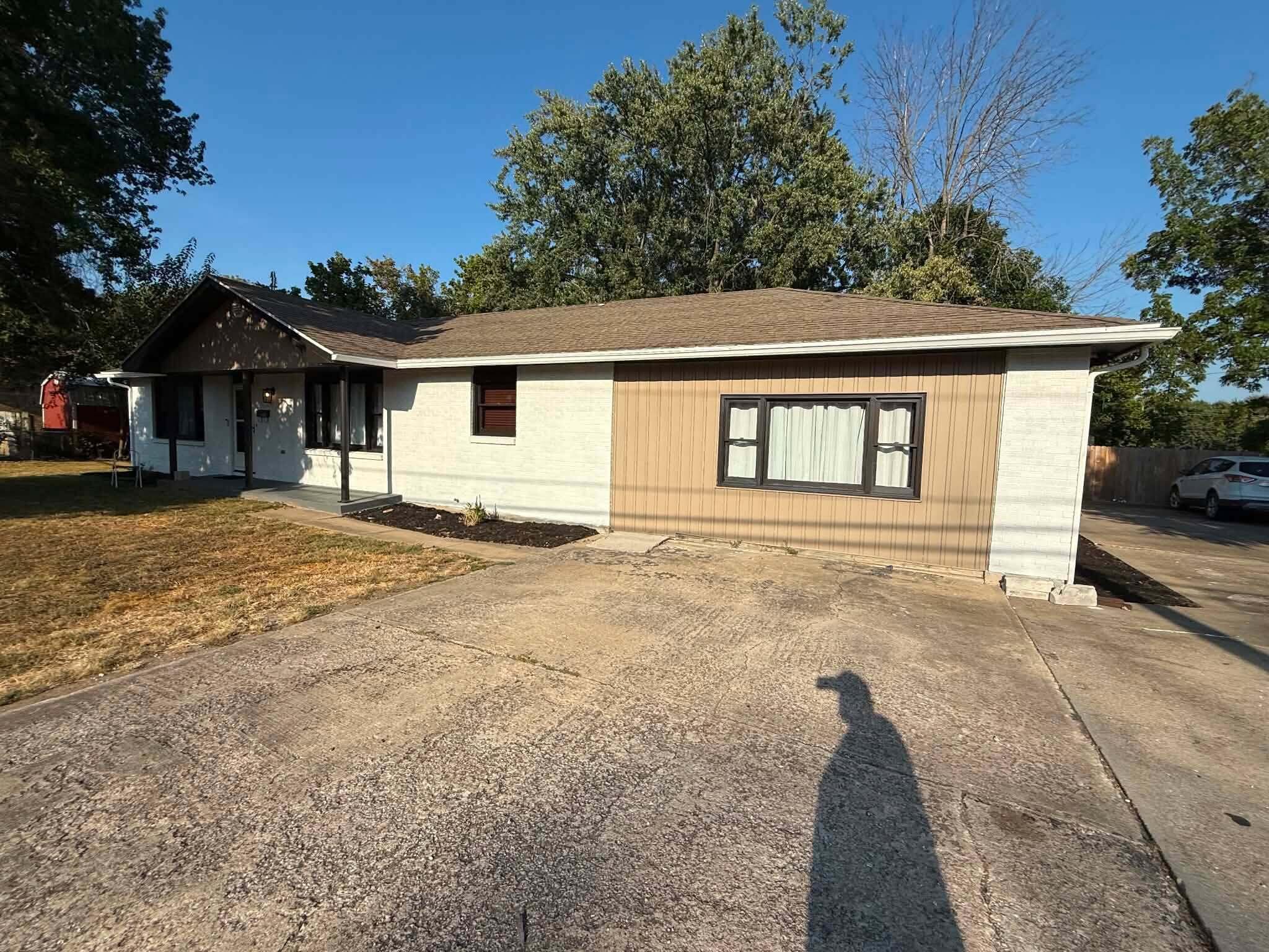 308 North Albany Avenue Property Photo 37