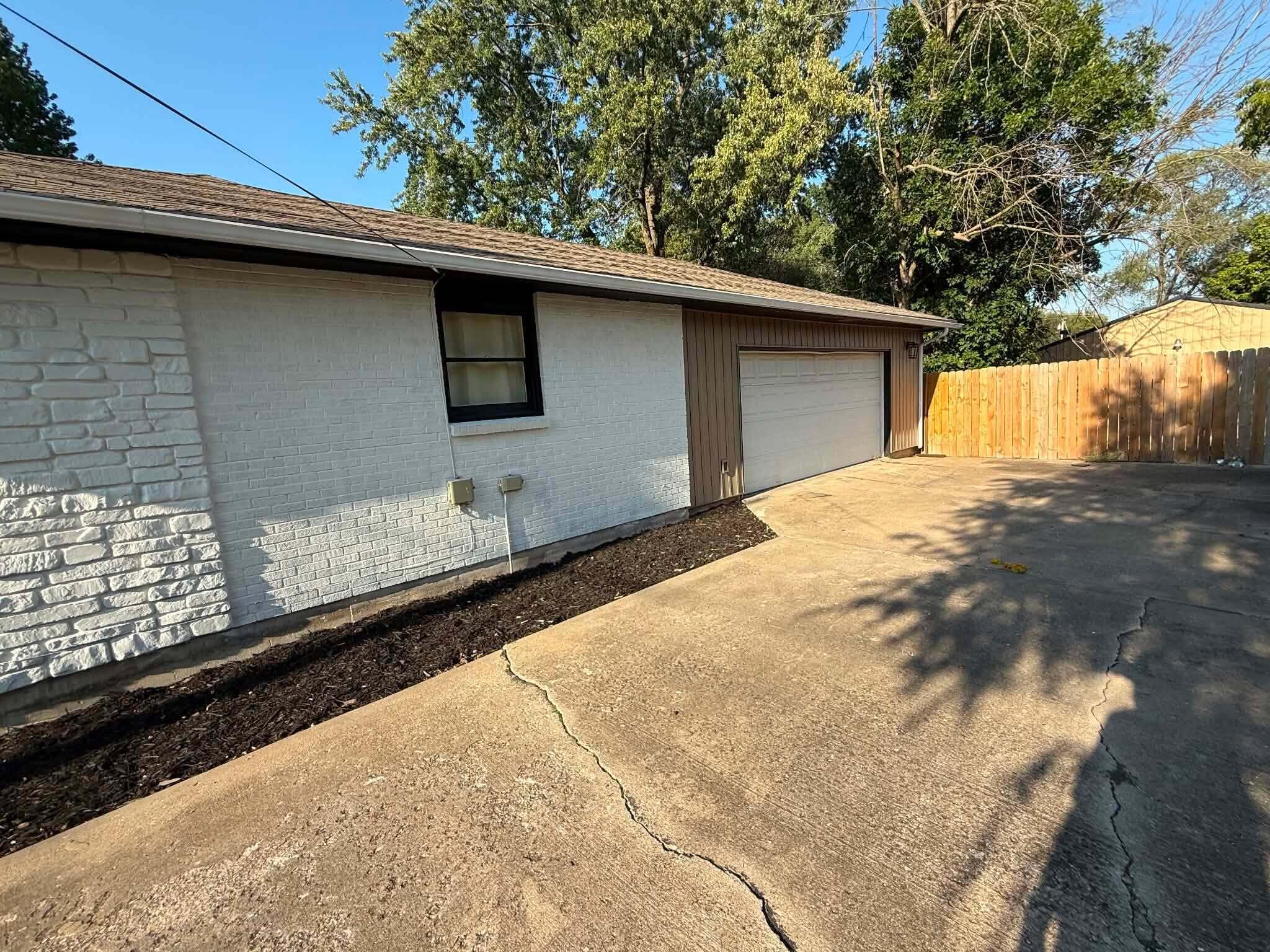 308 North Albany Avenue Property Photo 38