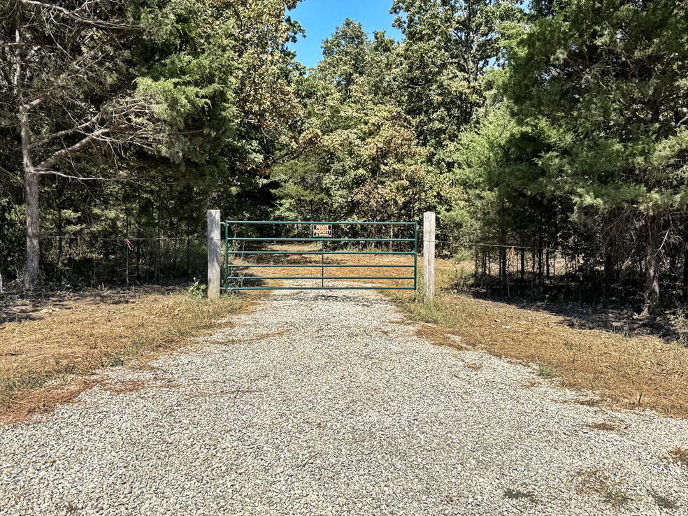 000 Southeast 500 Road Property Photo 4