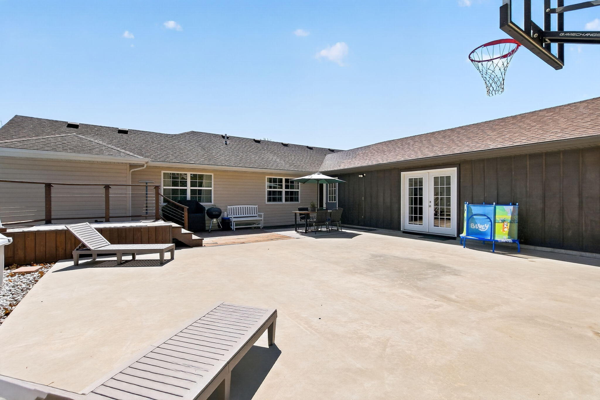17 Saddleback Street Property Photo 31