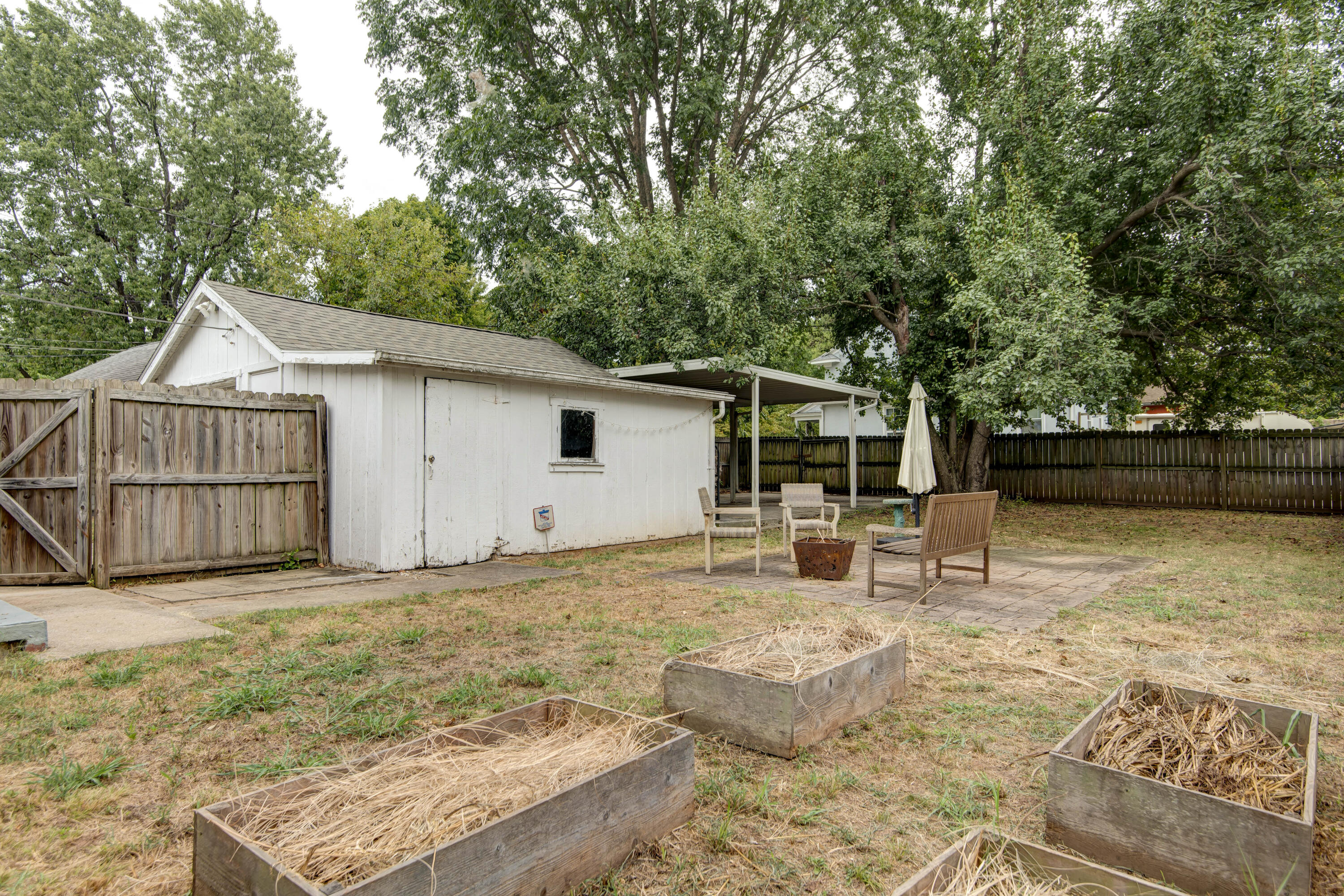 420 East Loren Street Property Photo 28