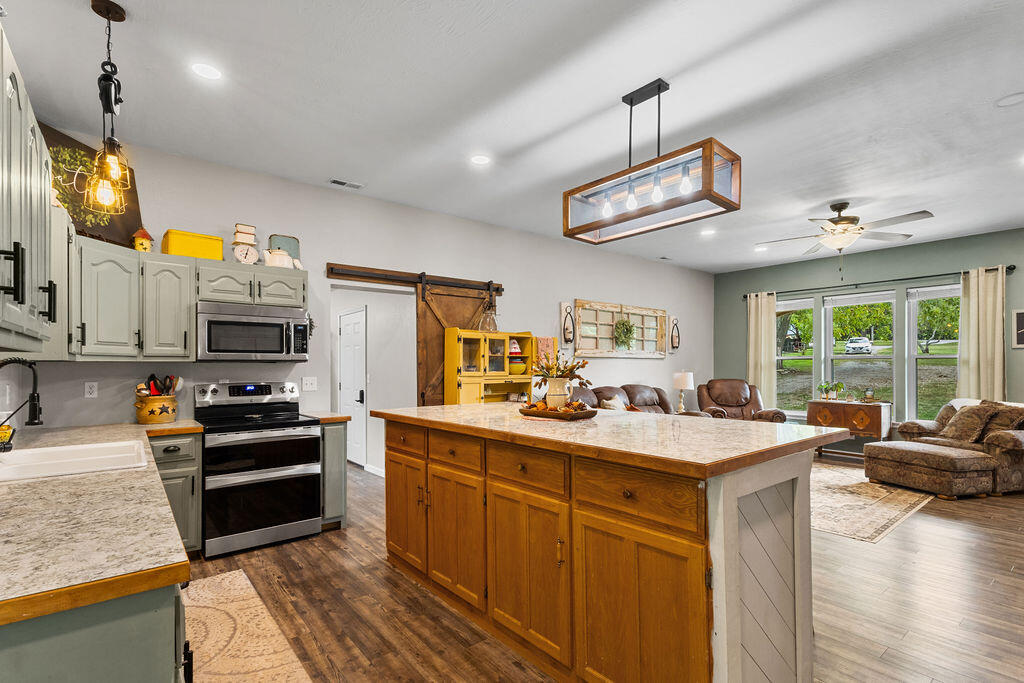 10589 State Highway O Property Photo 9