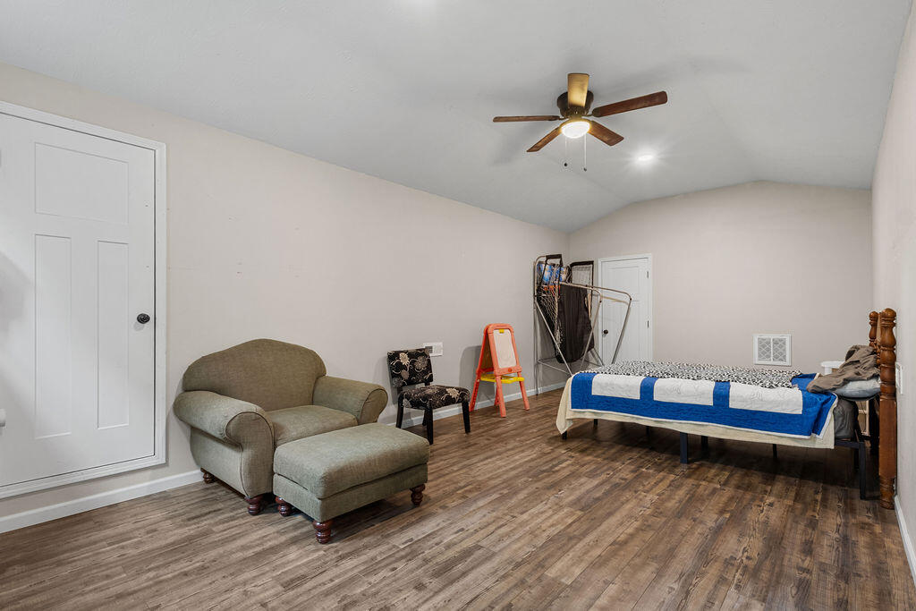 10589 State Highway O Property Photo 22